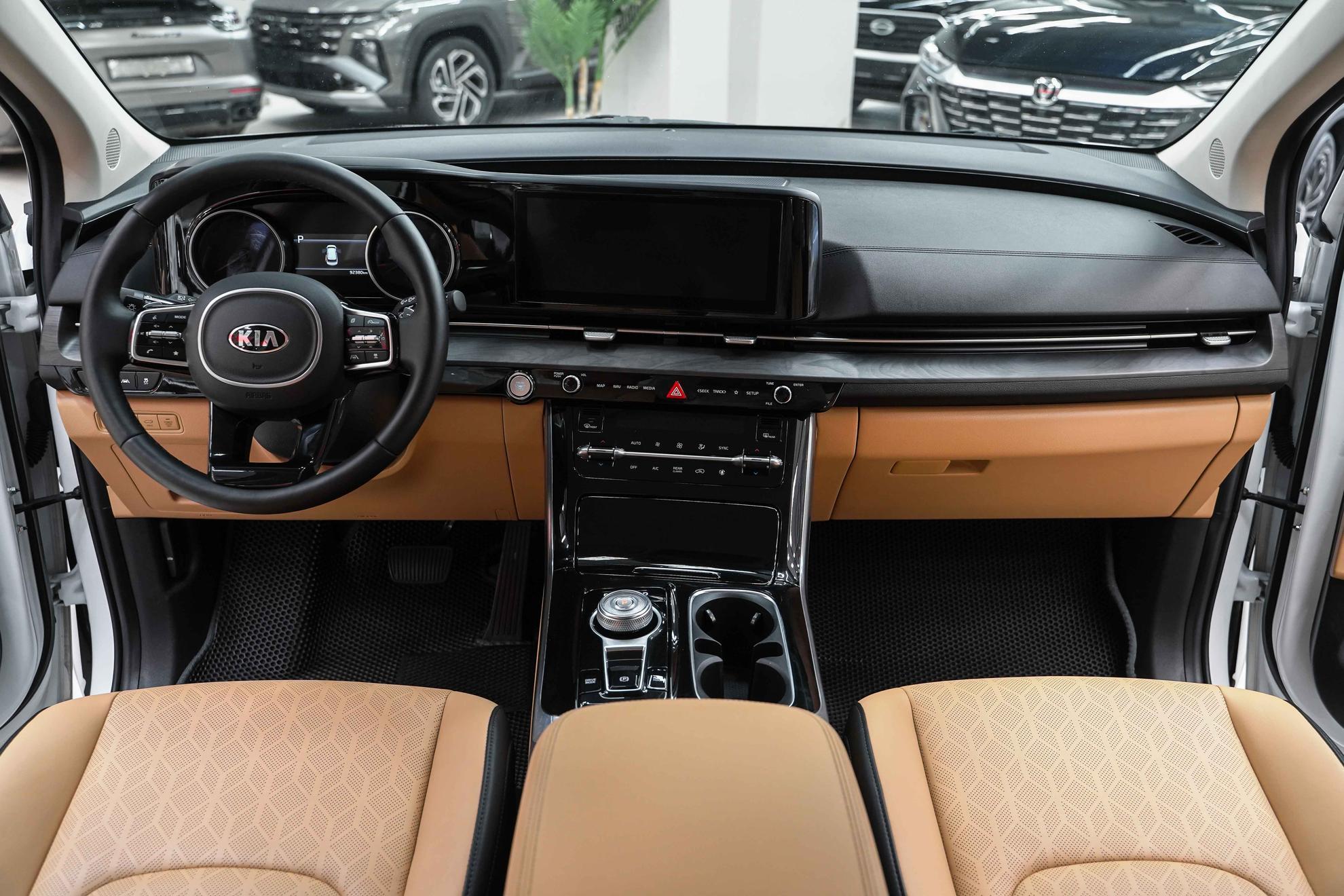 Kia Carnival 2021, белый, ДЦ Орехово