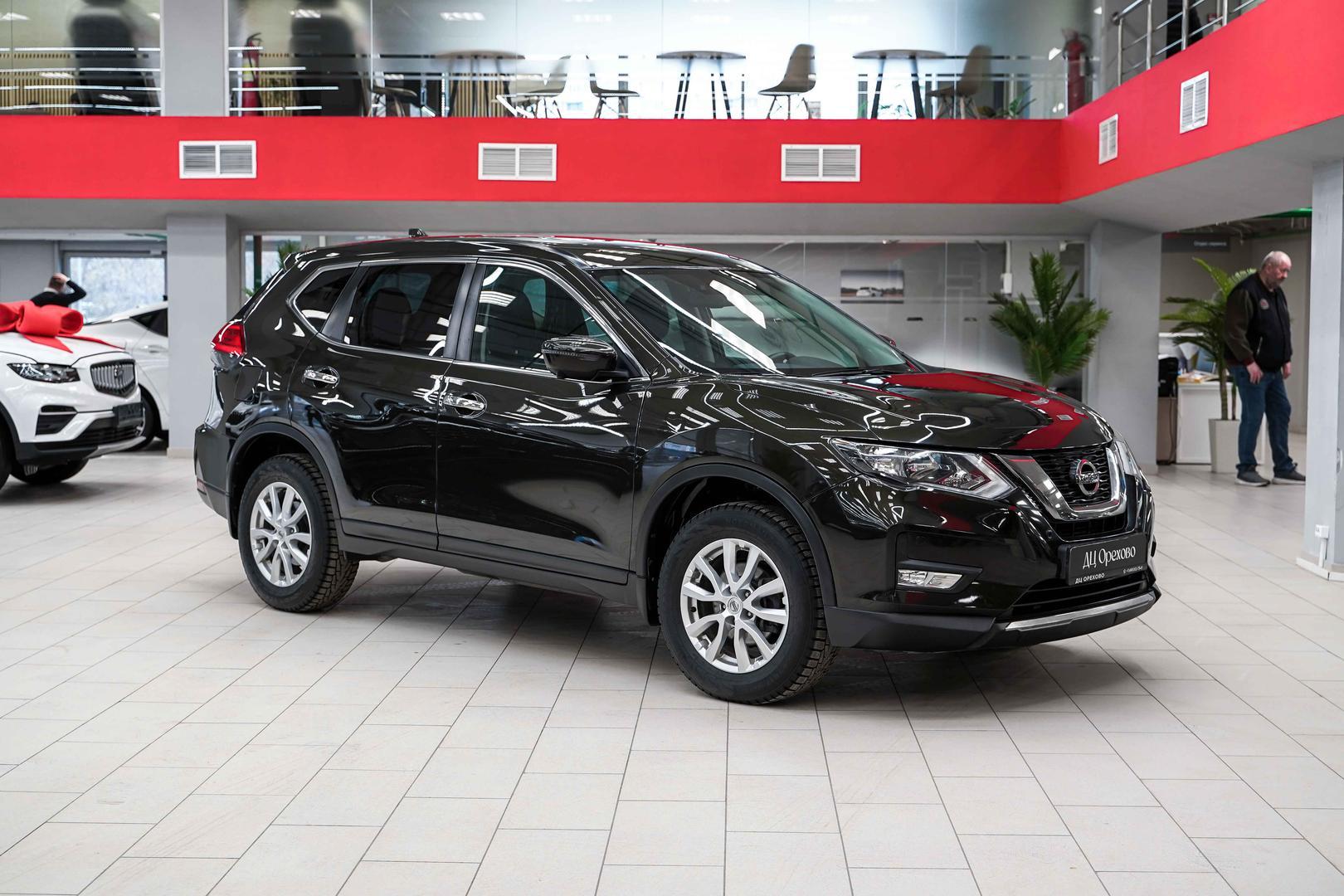 Nissan X-Trail 2019, зеленый, ДЦ Орехово