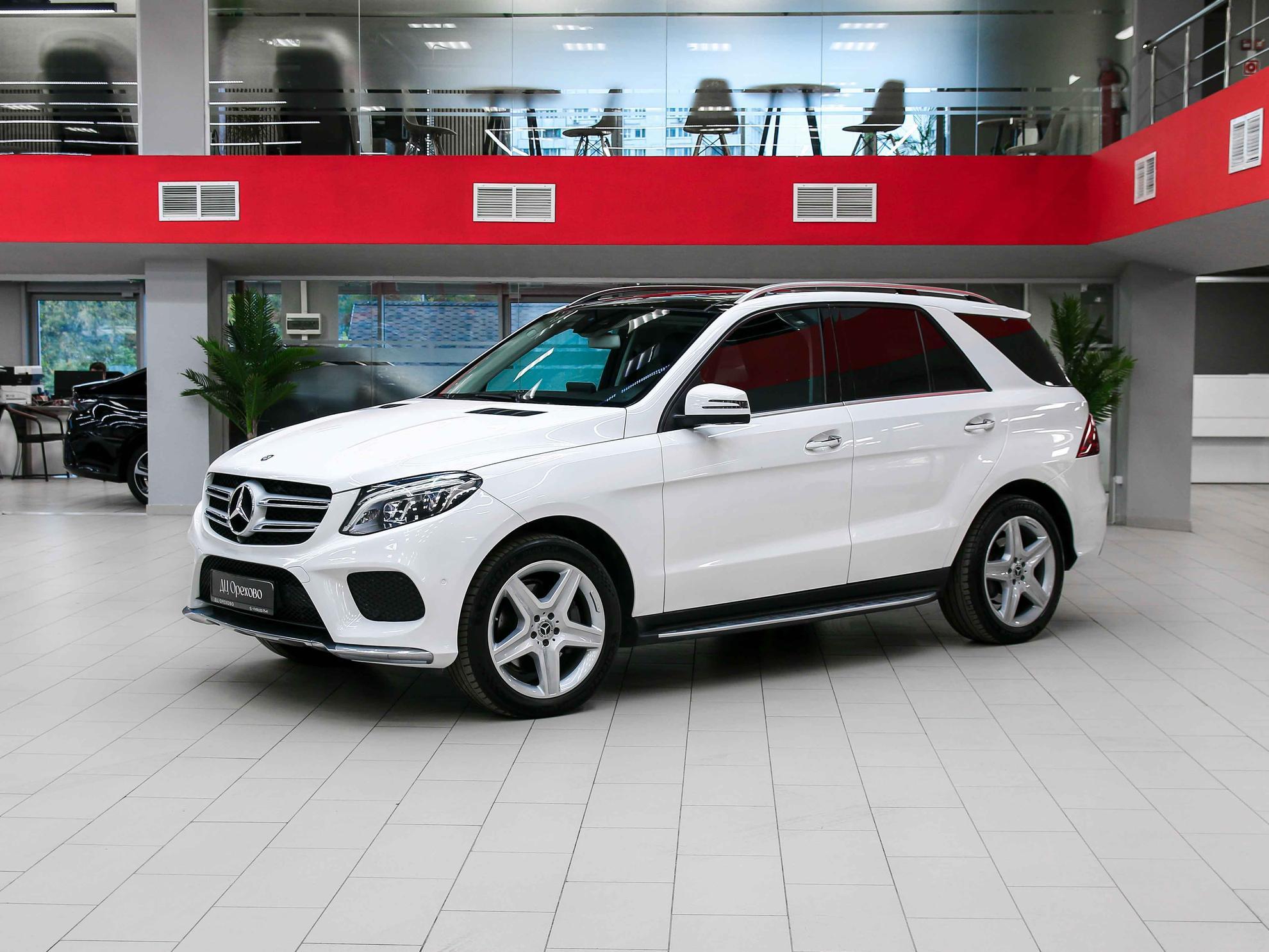 Mercedes-Benz GLE 2016, белый, ДЦ Орехово