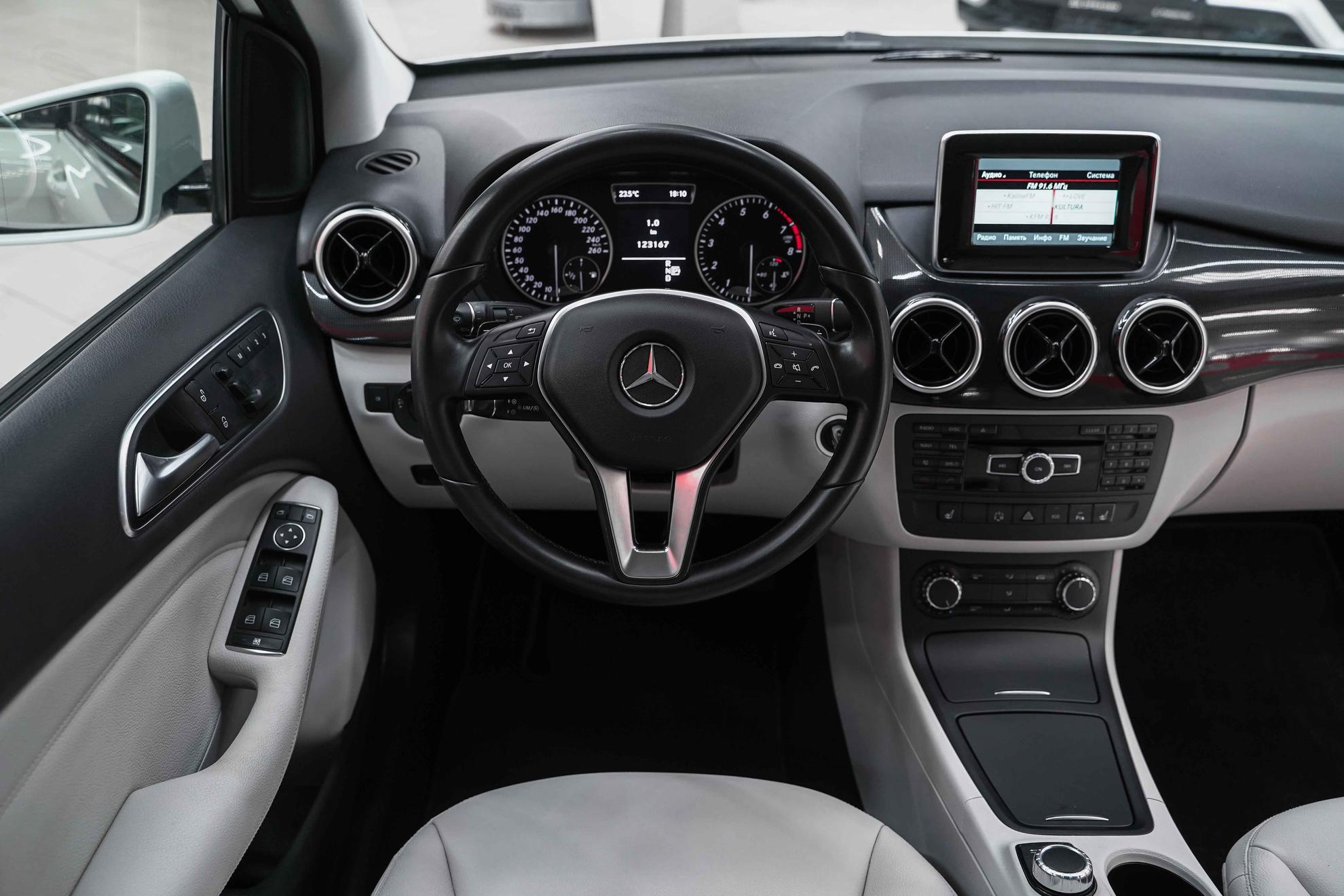 Mercedes-Benz B-Класс 2013, белый, ДЦ Орехово
