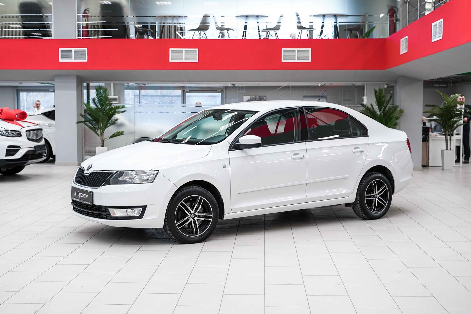 Skoda Rapid 2015, белый, ДЦ Орехово