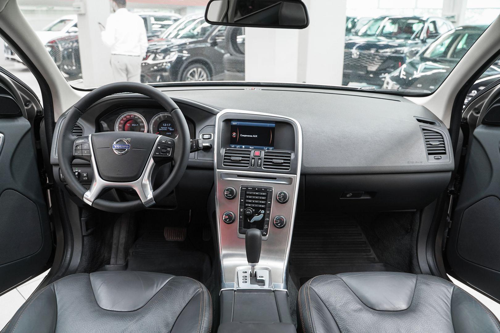Volvo XC60 2012, бежевый, ДЦ Орехово