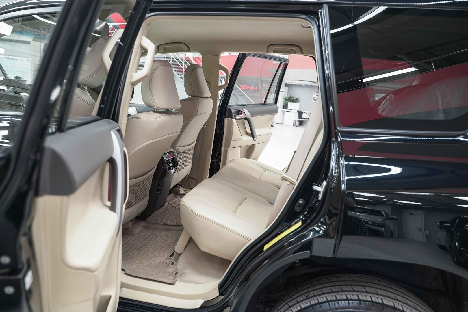 Toyota Land Cruiser Prado 2016, черный, ДЦ Орехово
