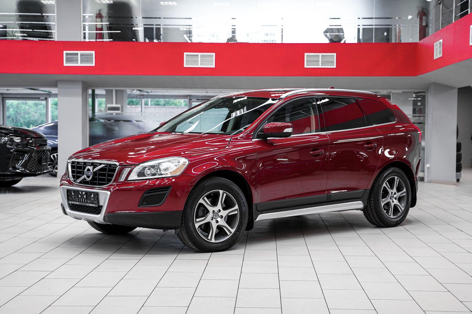 Volvo XC60 2011, красный, ДЦ Орехово