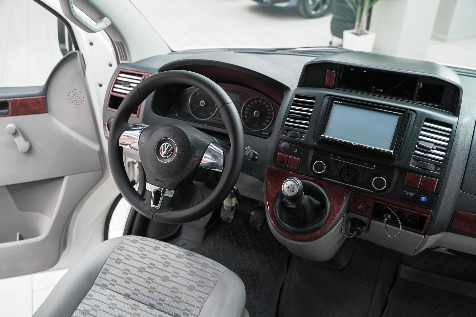 Volkswagen Transporter 2010, белый, ДЦ Орехово