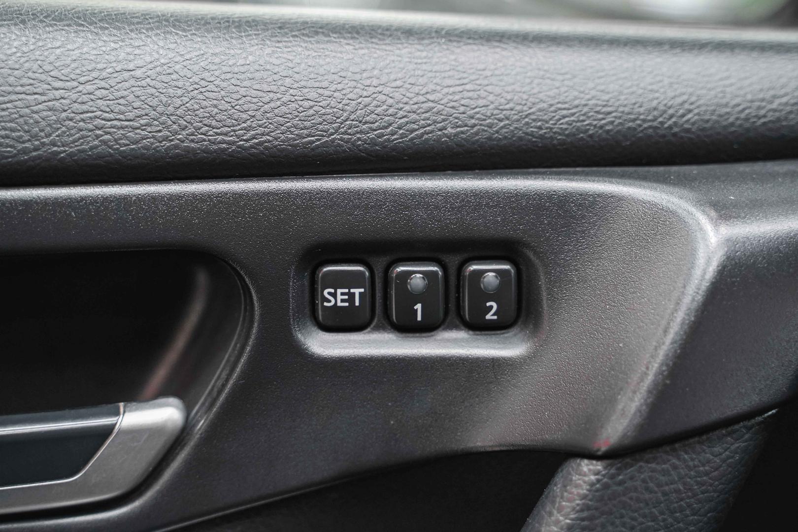 Nissan Murano 2006, красный, ДЦ Орехово