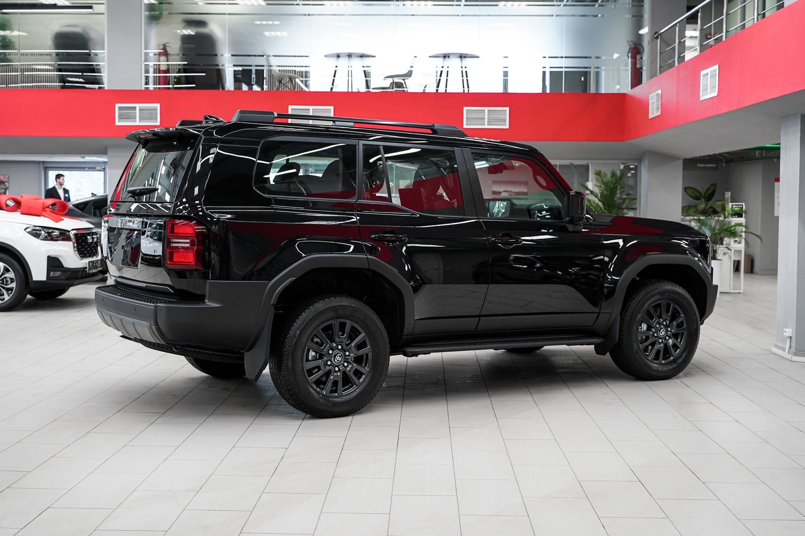 Toyota Land Cruiser Prado 2025, черный, ДЦ Орехово