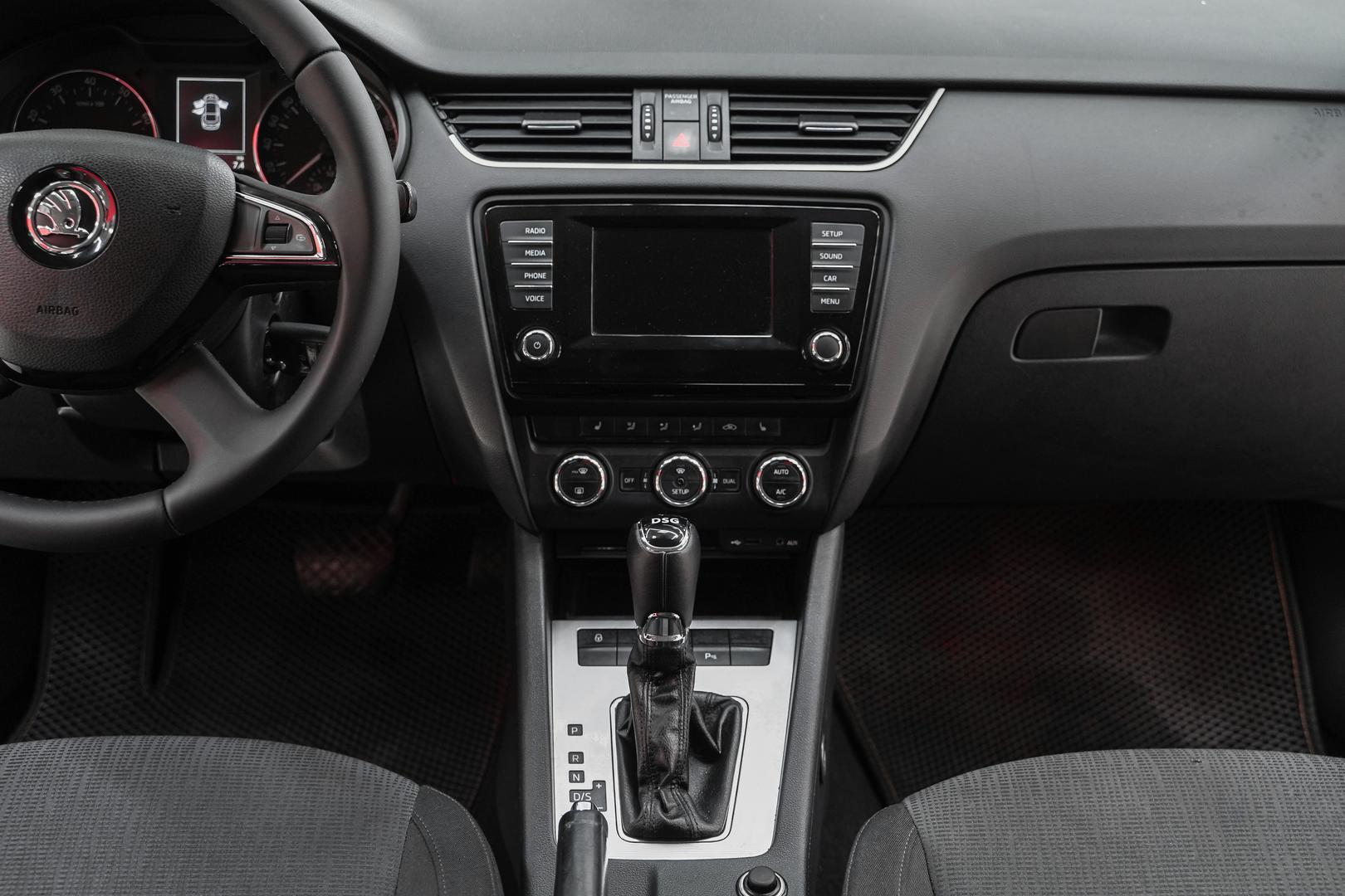 Skoda Octavia 2013, черный, ДЦ Орехово