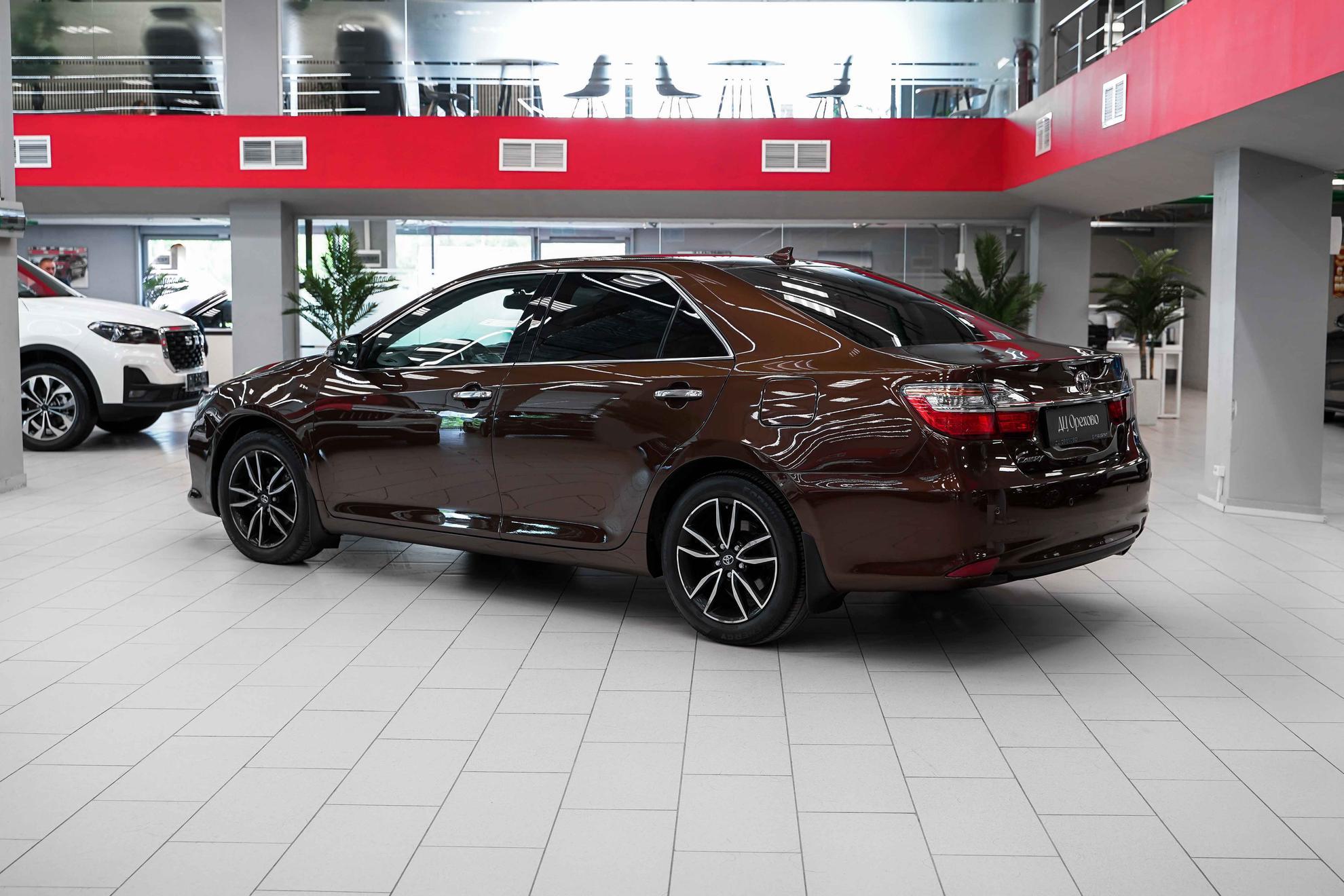 Toyota Camry 2017, коричневый, ДЦ Орехово