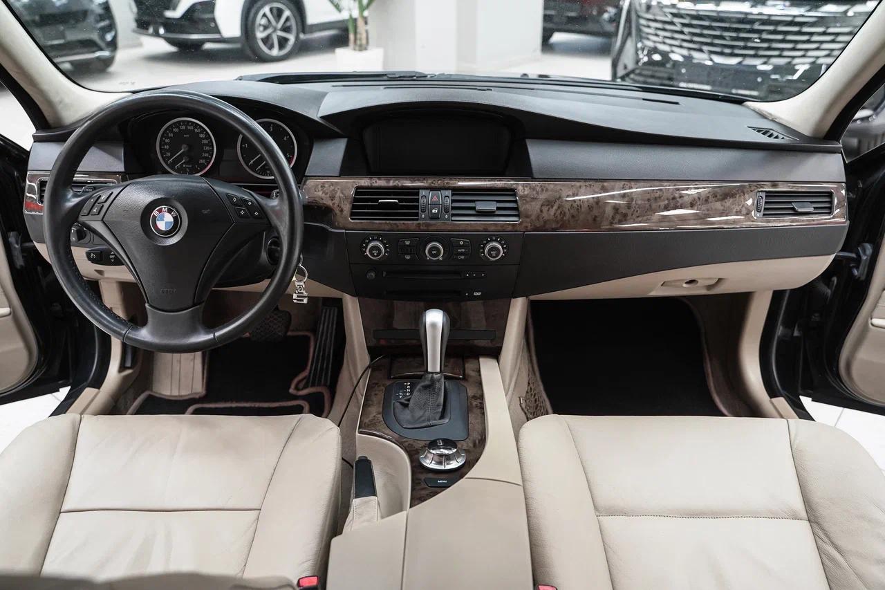 BMW 5 серии 2005, черный, ДЦ Орехово