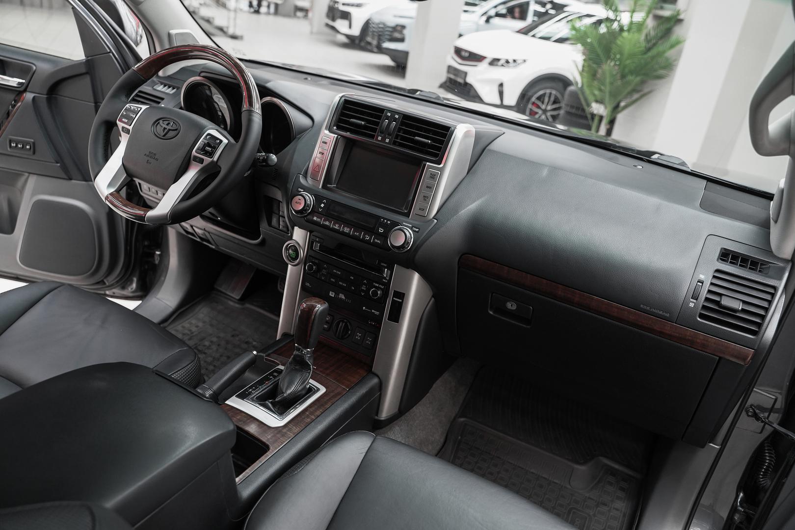 Toyota Land Cruiser Prado 2011, серый, ДЦ Орехово