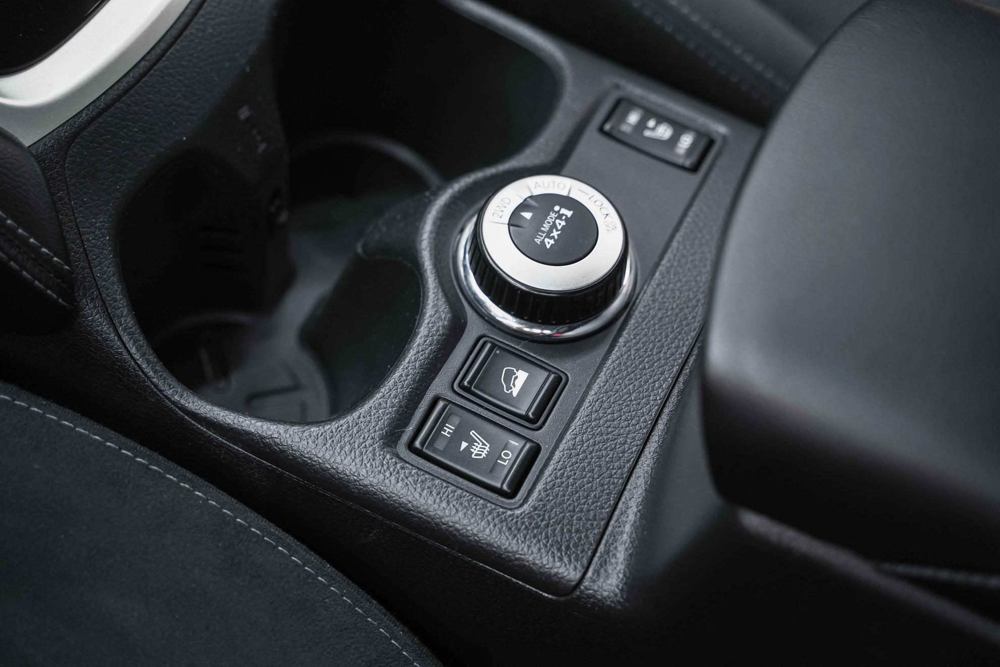 Nissan X-Trail 2016, серый, ДЦ Орехово