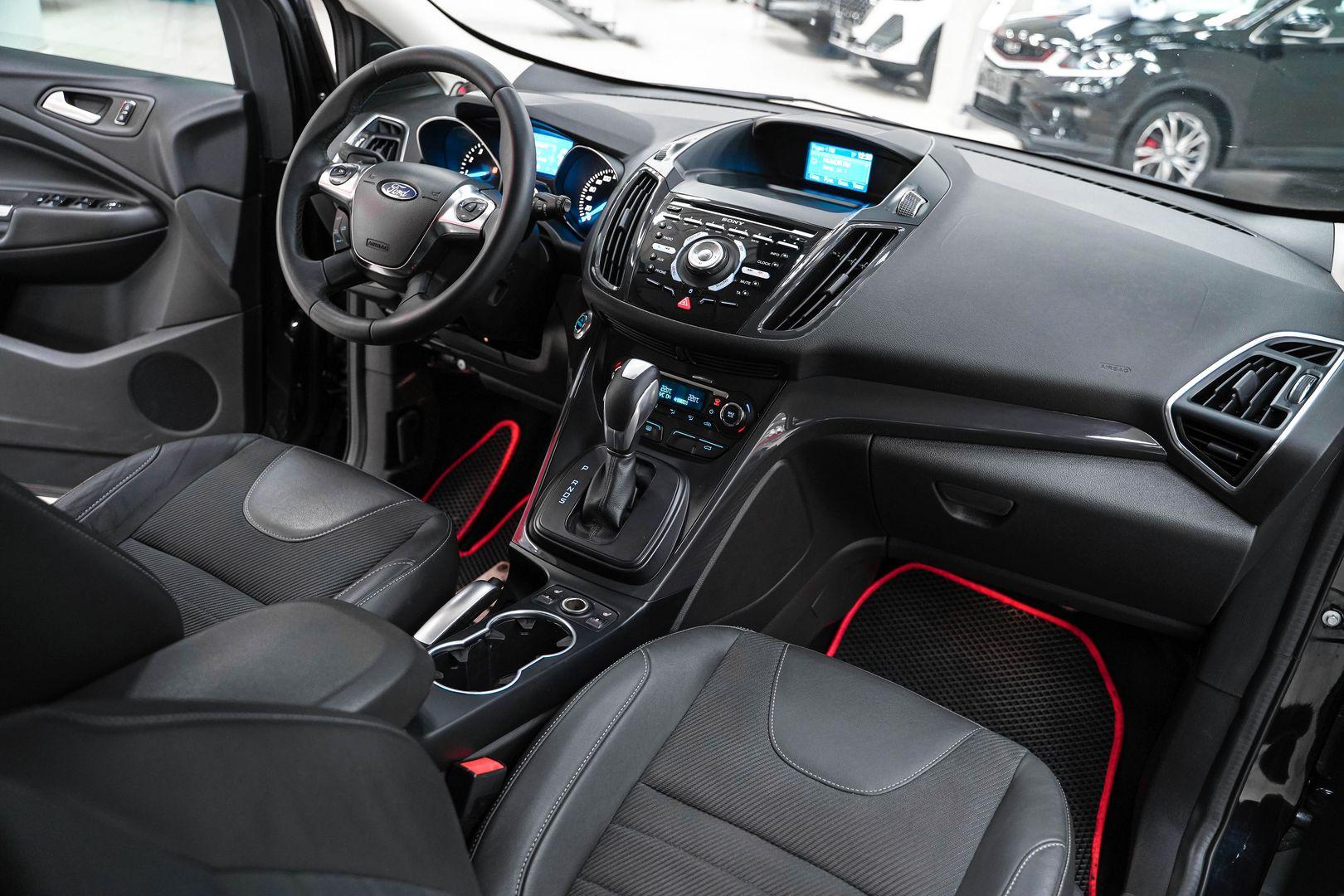 Ford Kuga 2013, черный, ДЦ Орехово