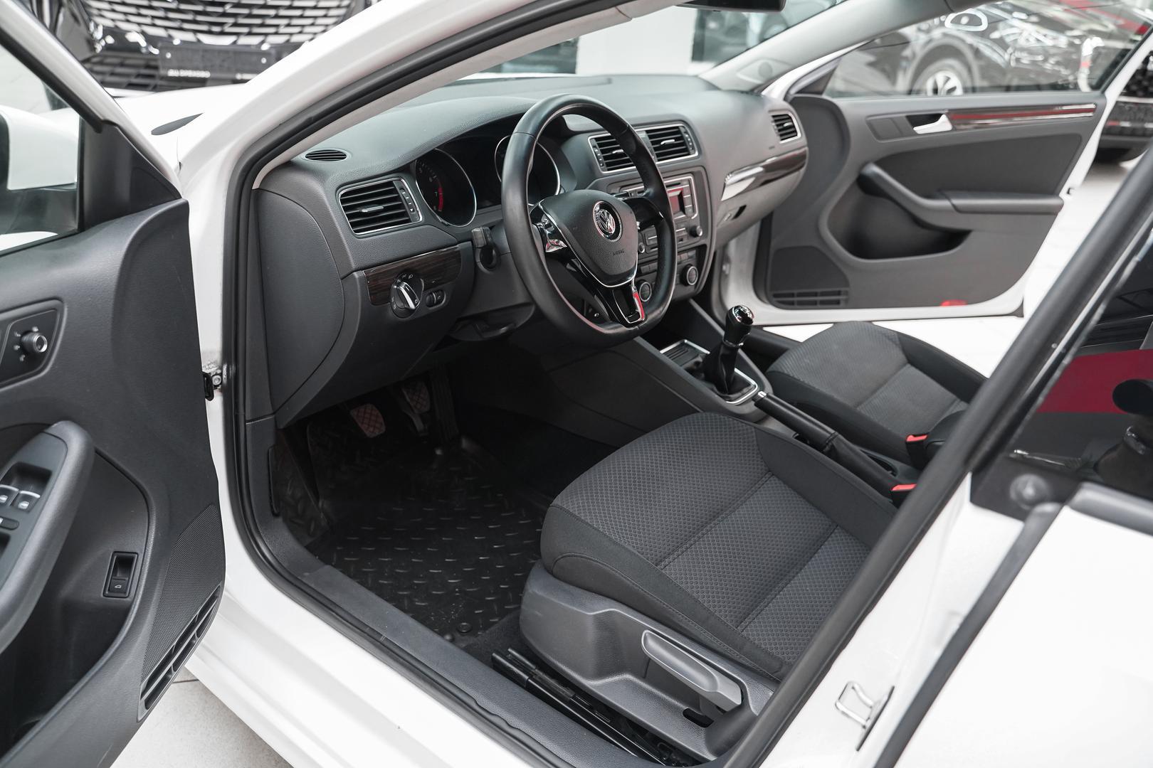 Volkswagen Jetta 2016, белый, ДЦ Орехово