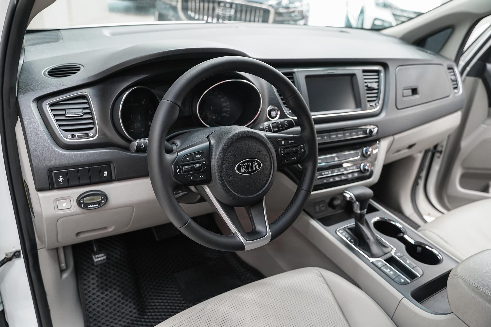 Kia Carnival 2019, белый, ДЦ Орехово