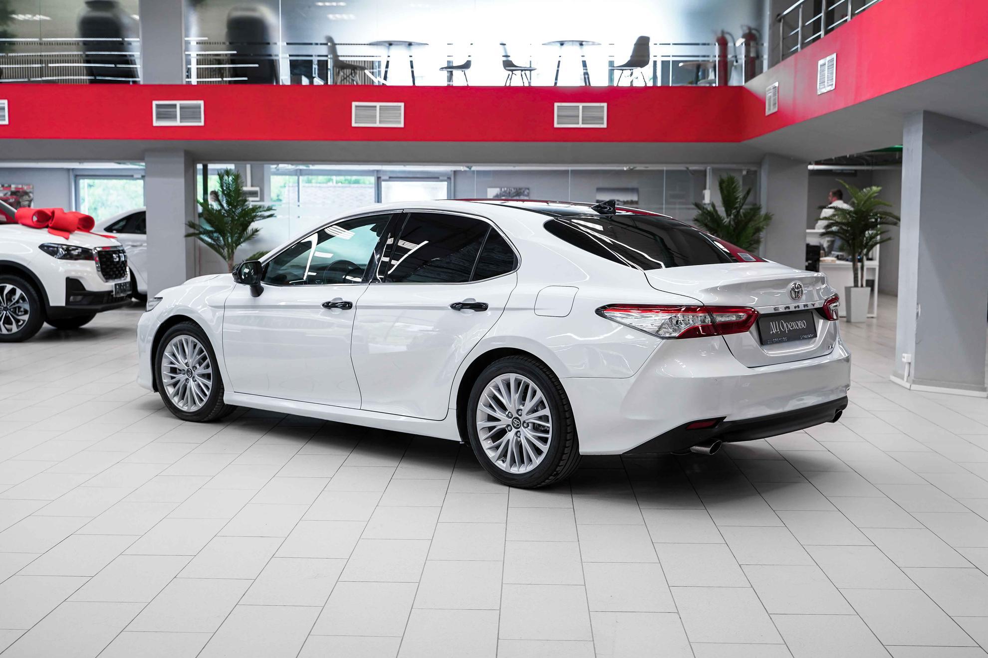 Toyota Camry 2018, белый, ДЦ Орехово