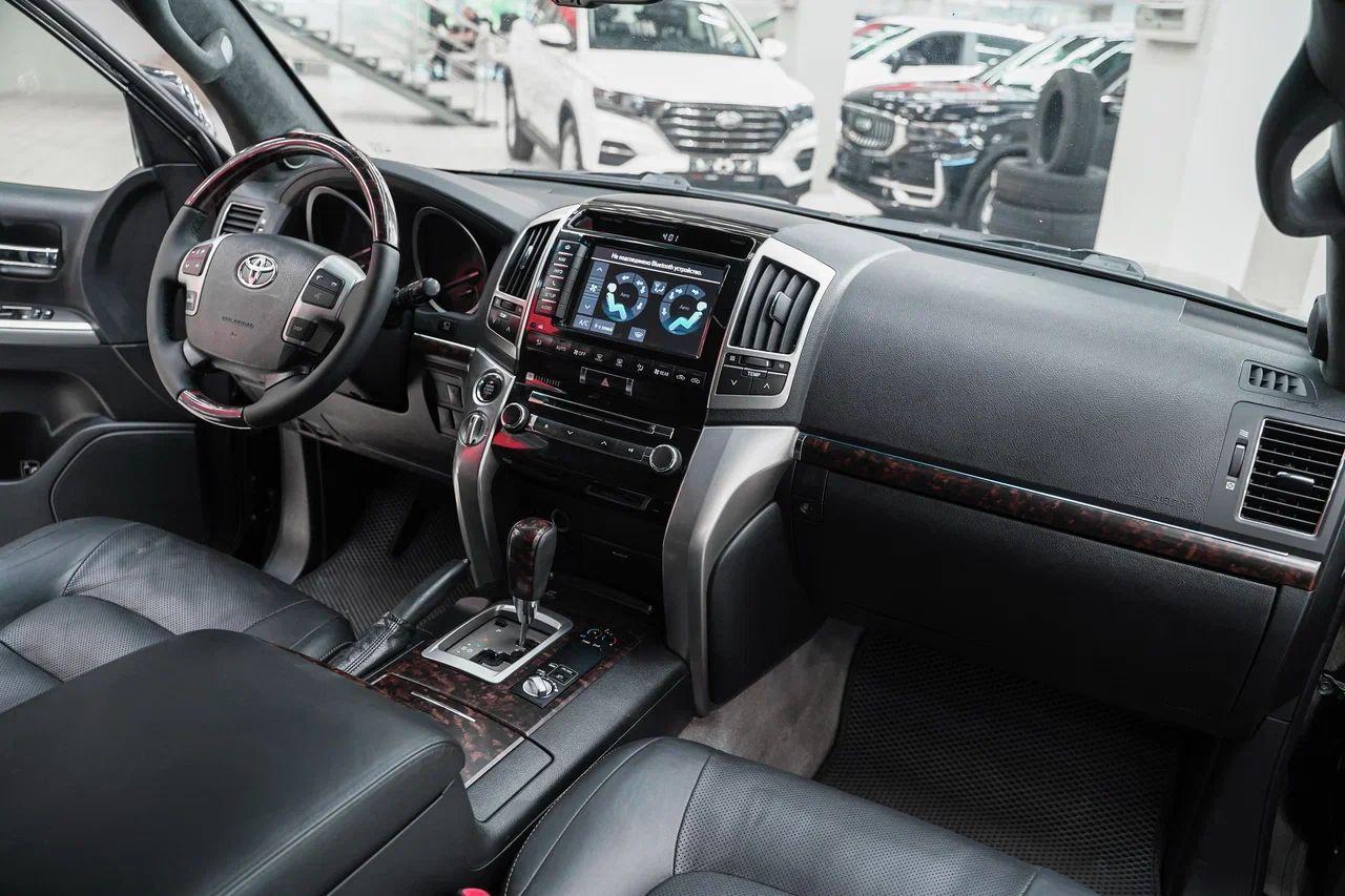 Toyota Land Cruiser 2014, черный, ДЦ Орехово