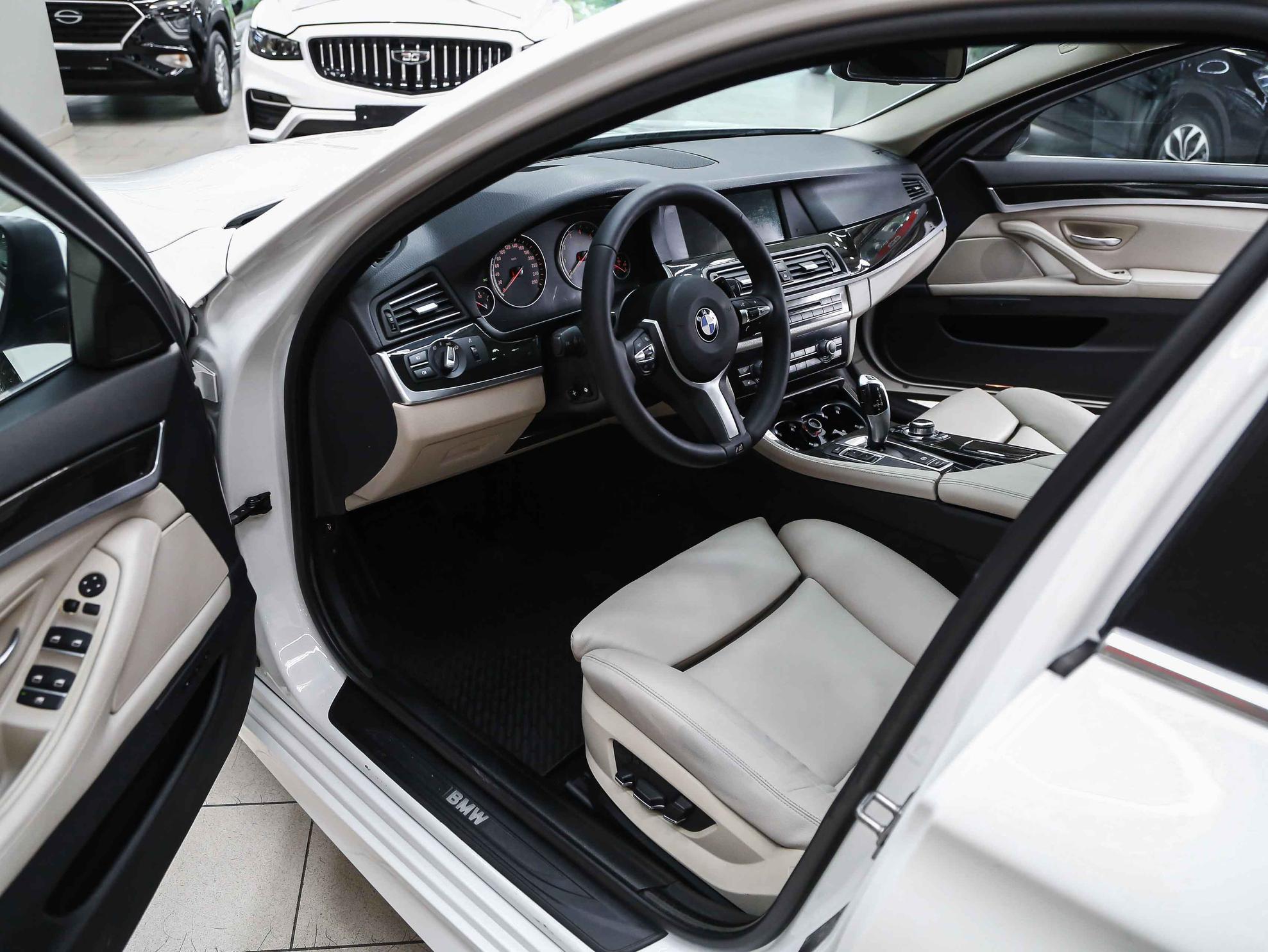 BMW 5 серии 2011, белый, ДЦ Орехово