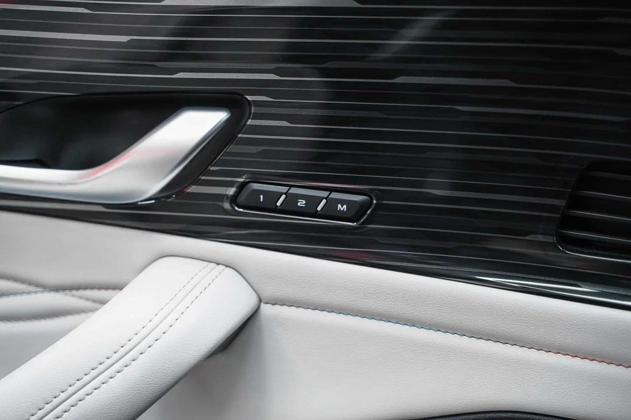 Geely Monjaro 2023, серый, ДЦ Орехово