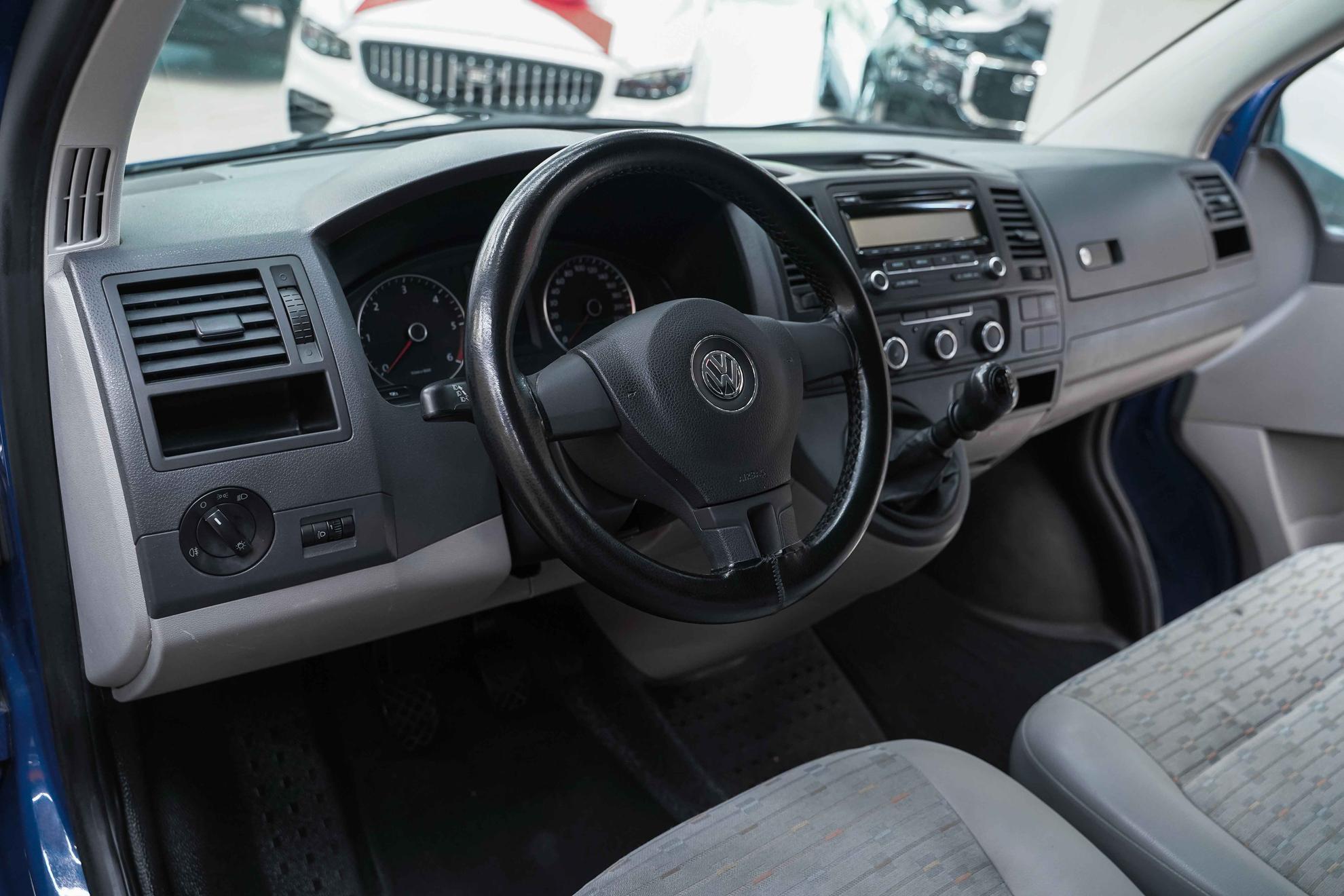 Volkswagen Transporter 2011, синий, ДЦ Орехово