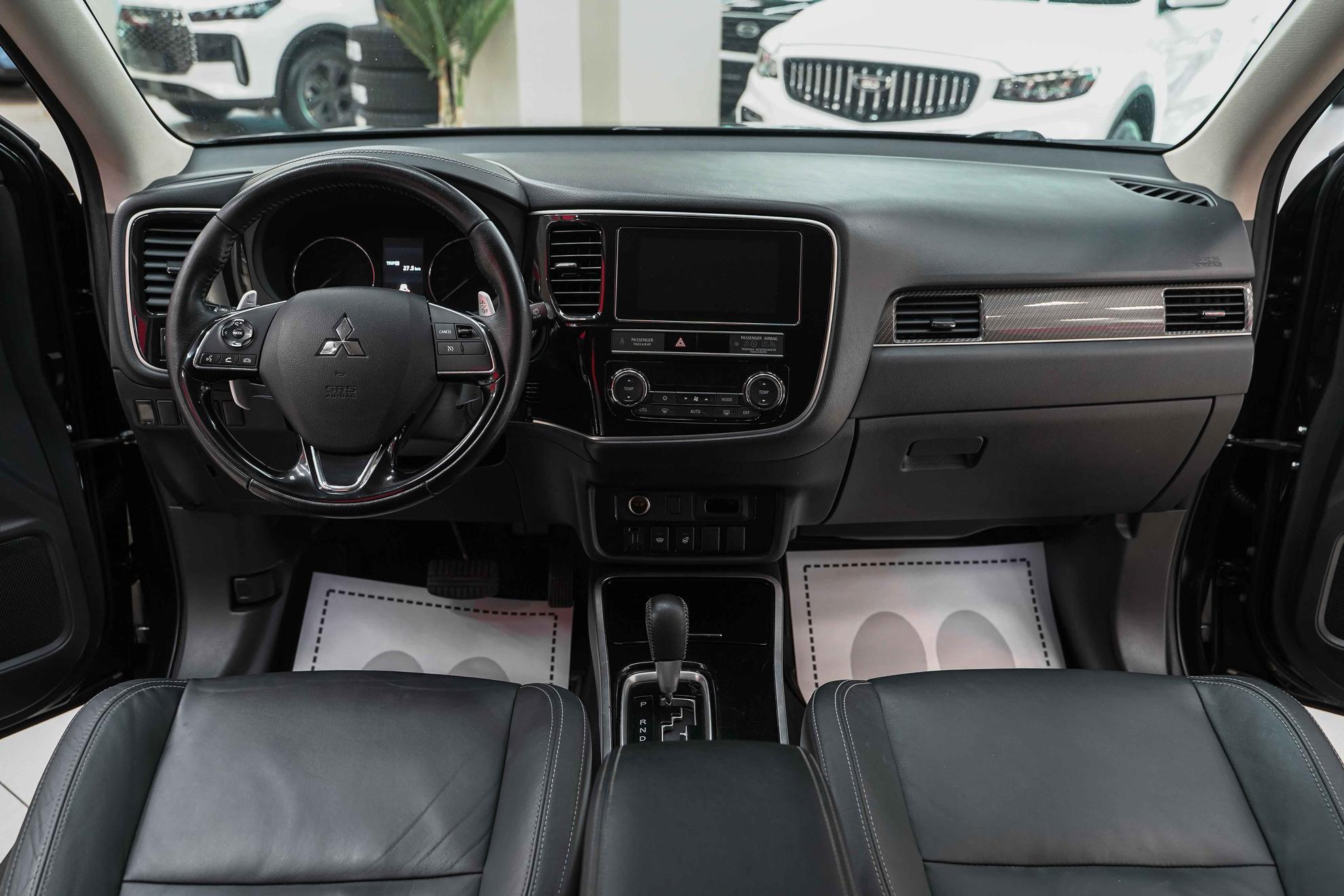 Mitsubishi Outlander 2019, черный, ДЦ Орехово