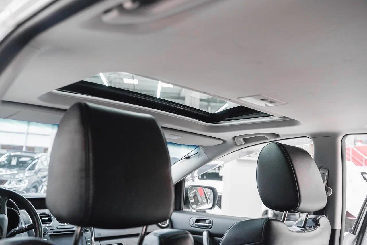 Mazda CX-7 2011, белый, ДЦ Орехово