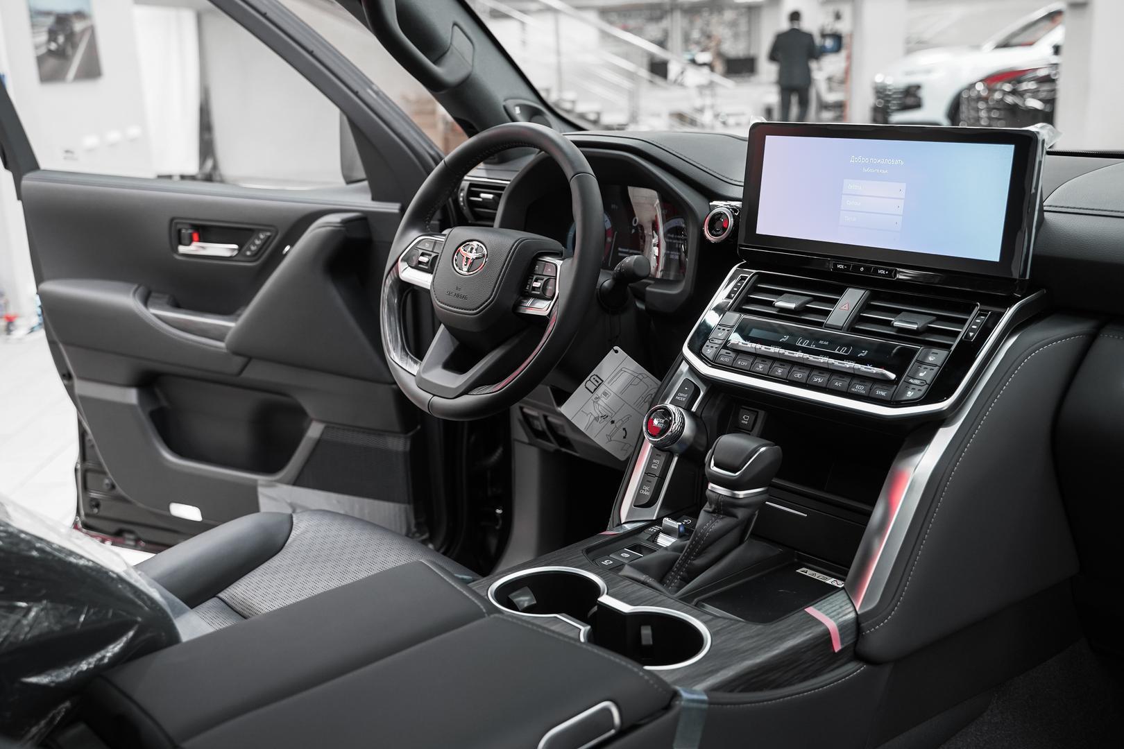 Toyota Land Cruiser 2025, черный, ДЦ Орехово