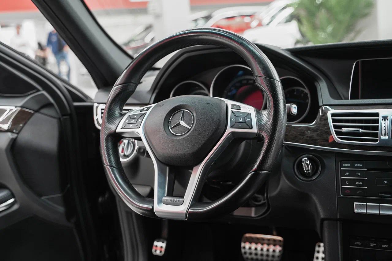 Mercedes-Benz E-Класс 2015, черный, ДЦ Орехово