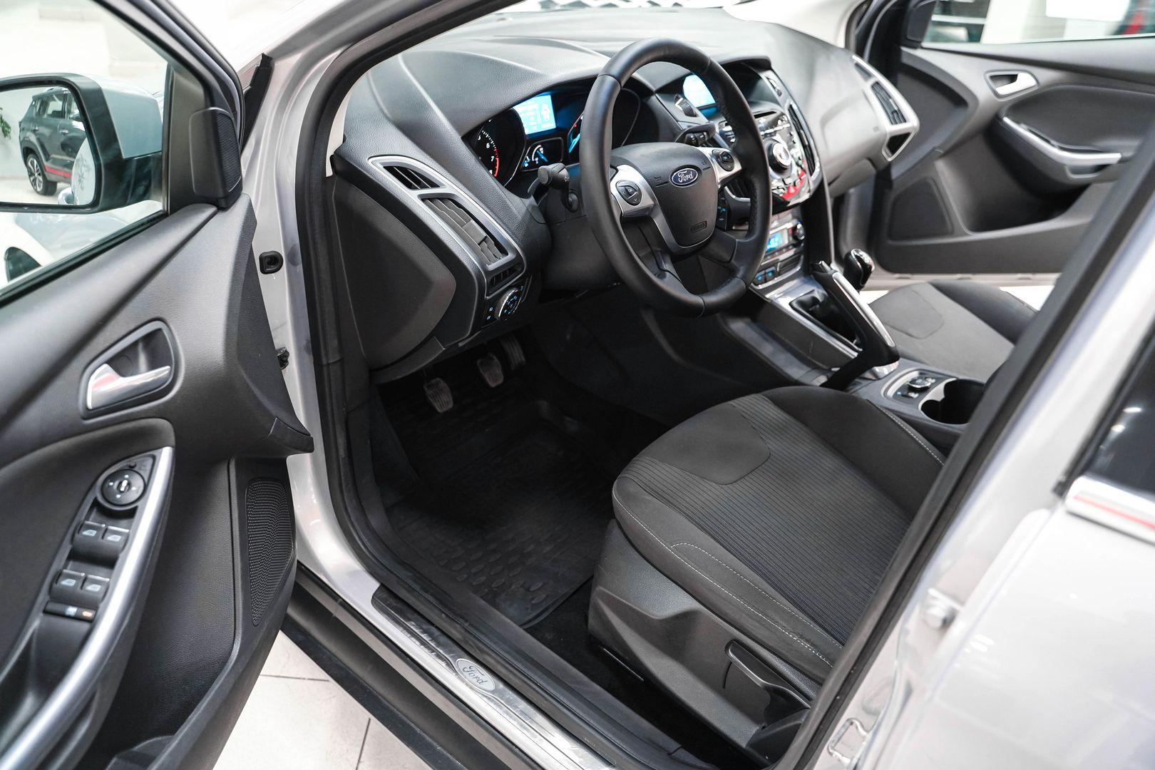 Ford Focus 2012, серый, ДЦ Орехово
