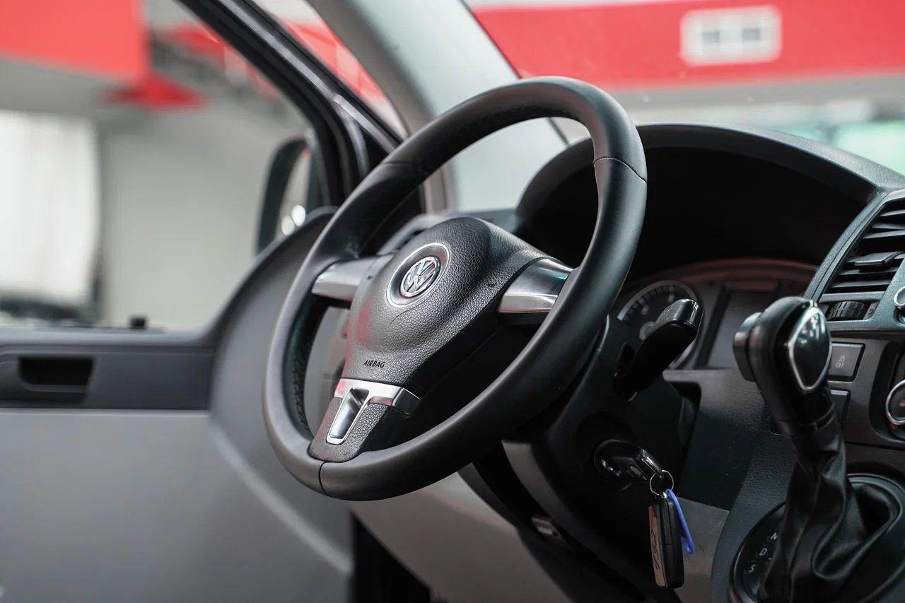 Volkswagen Caravelle 2013, черный, ДЦ Орехово