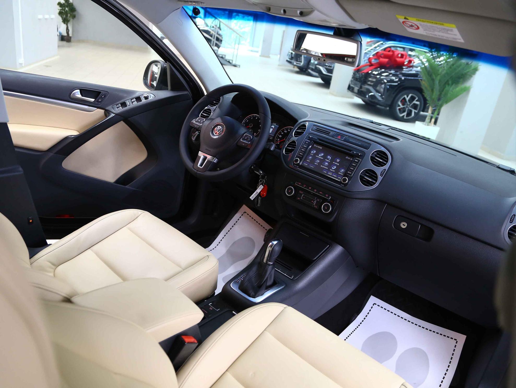 Volkswagen Tiguan 2011, черный, ДЦ Орехово