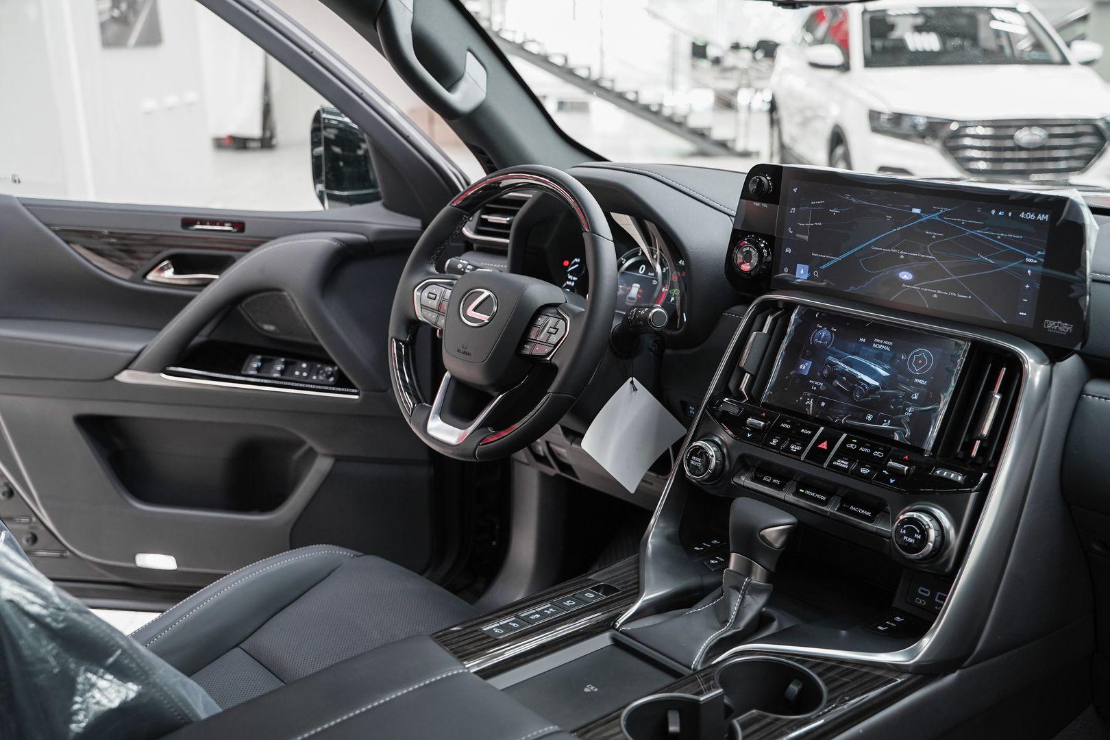 Lexus LX 2024, черный, ДЦ Орехово