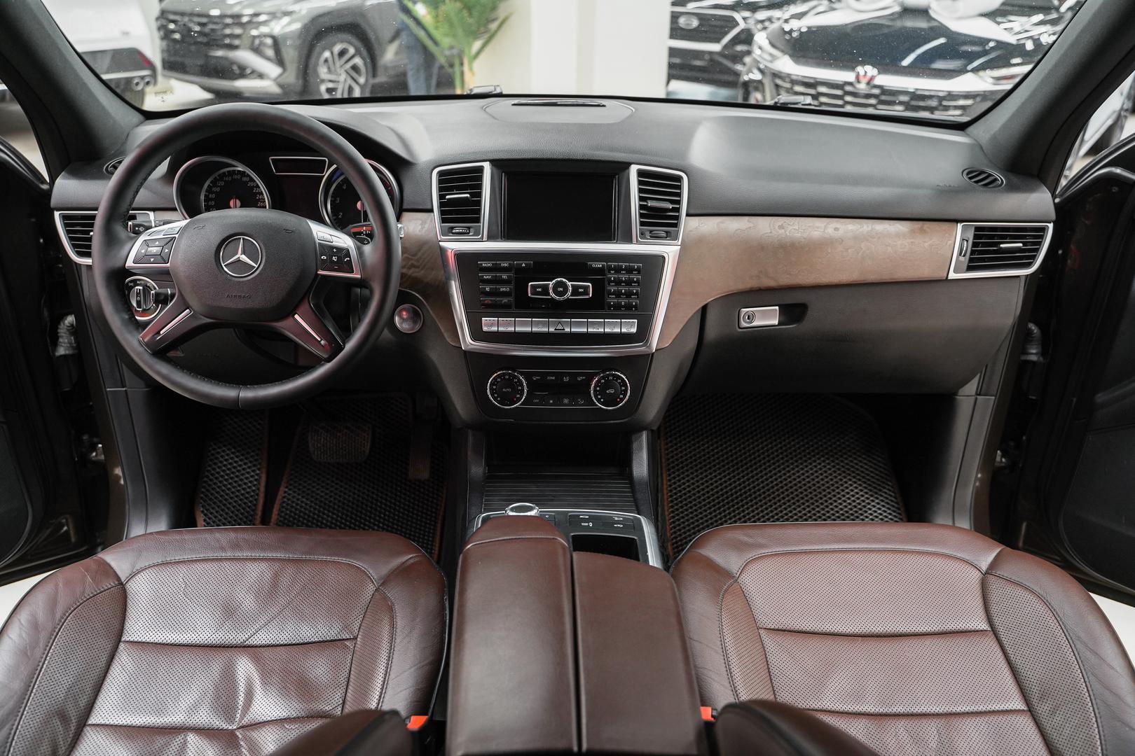 Mercedes-Benz M-Класс 2012, коричневый, ДЦ Орехово
