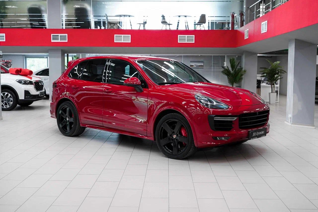 Porsche Cayenne 2016, красный, ДЦ Орехово