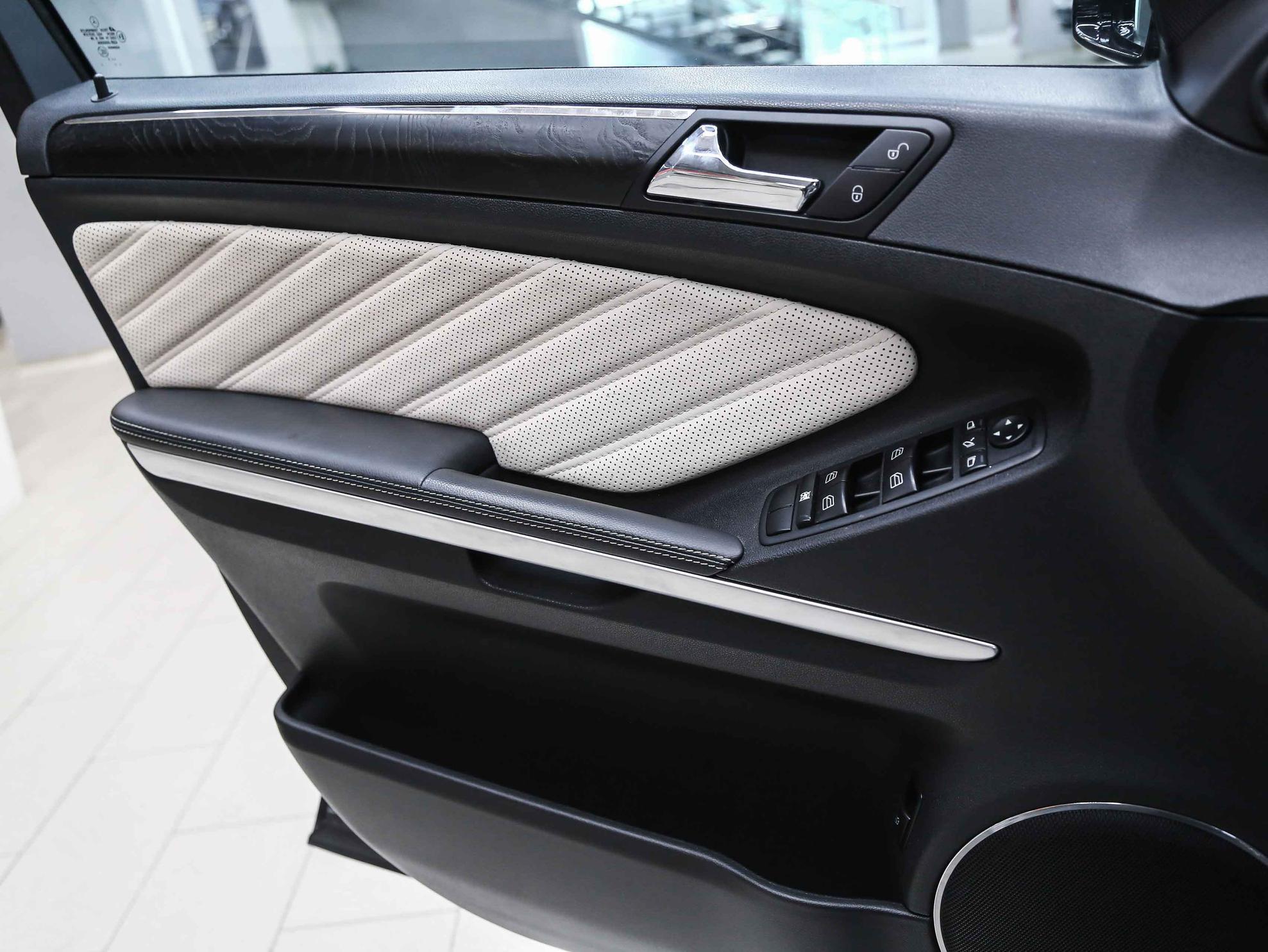 Mercedes-Benz GL-Класс 2011, черный, ДЦ Орехово