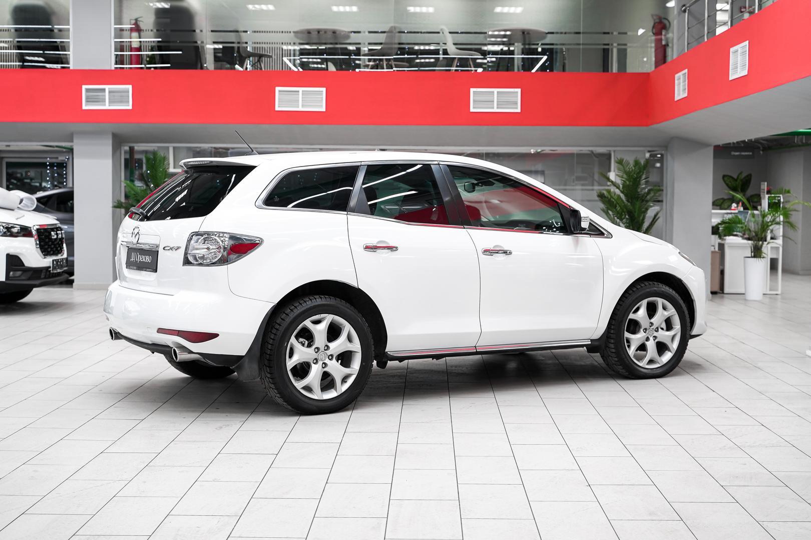 Mazda CX-7 2010, белый, ДЦ Орехово