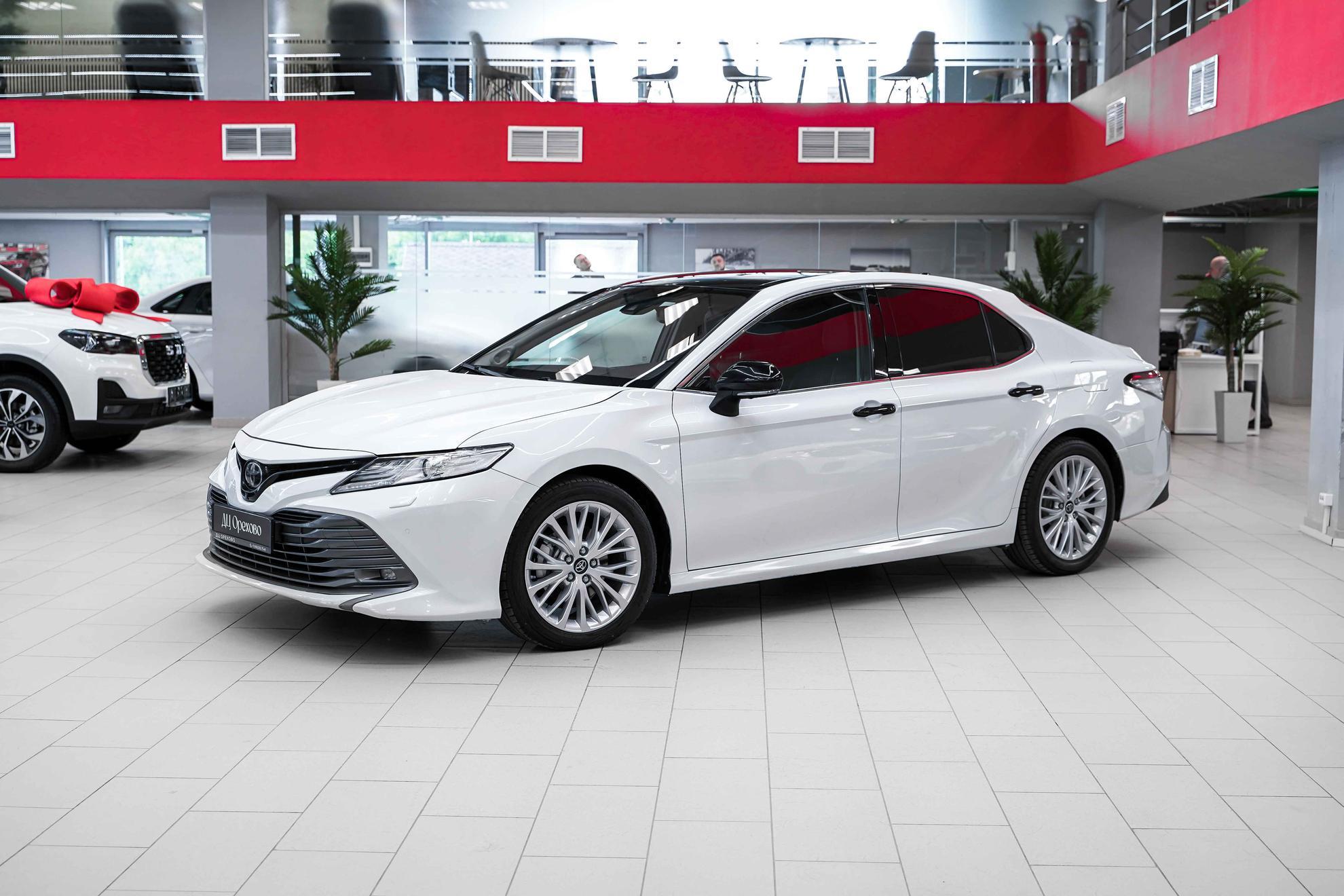 Toyota Camry 2018, белый, ДЦ Орехово