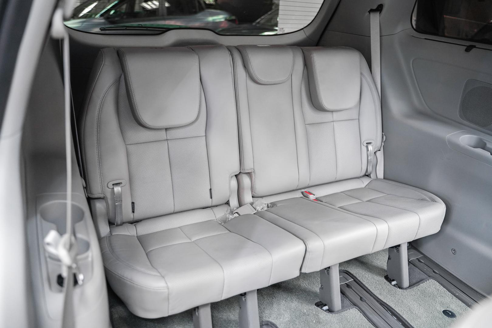 Kia Carnival 2018, белый, ДЦ Орехово