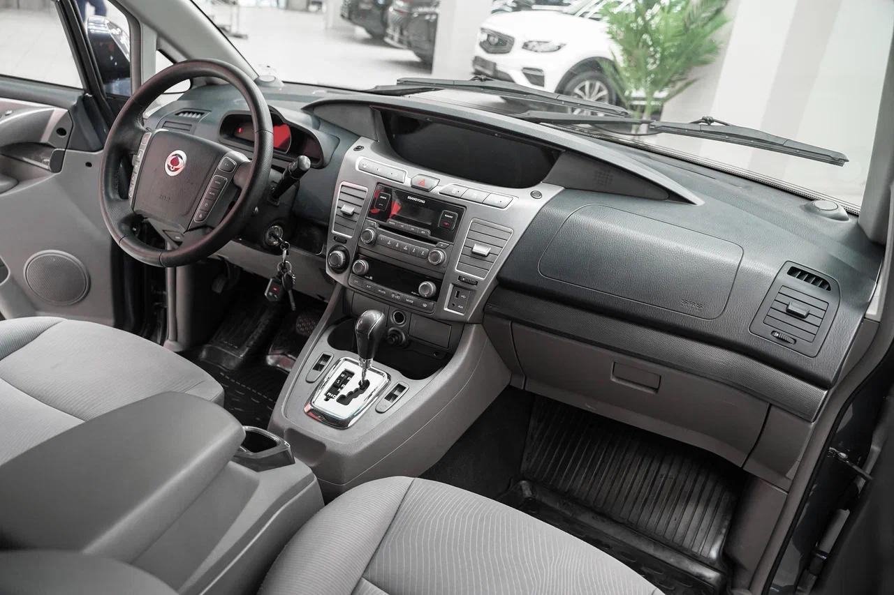SsangYong Stavic 2014, серый, ДЦ Орехово