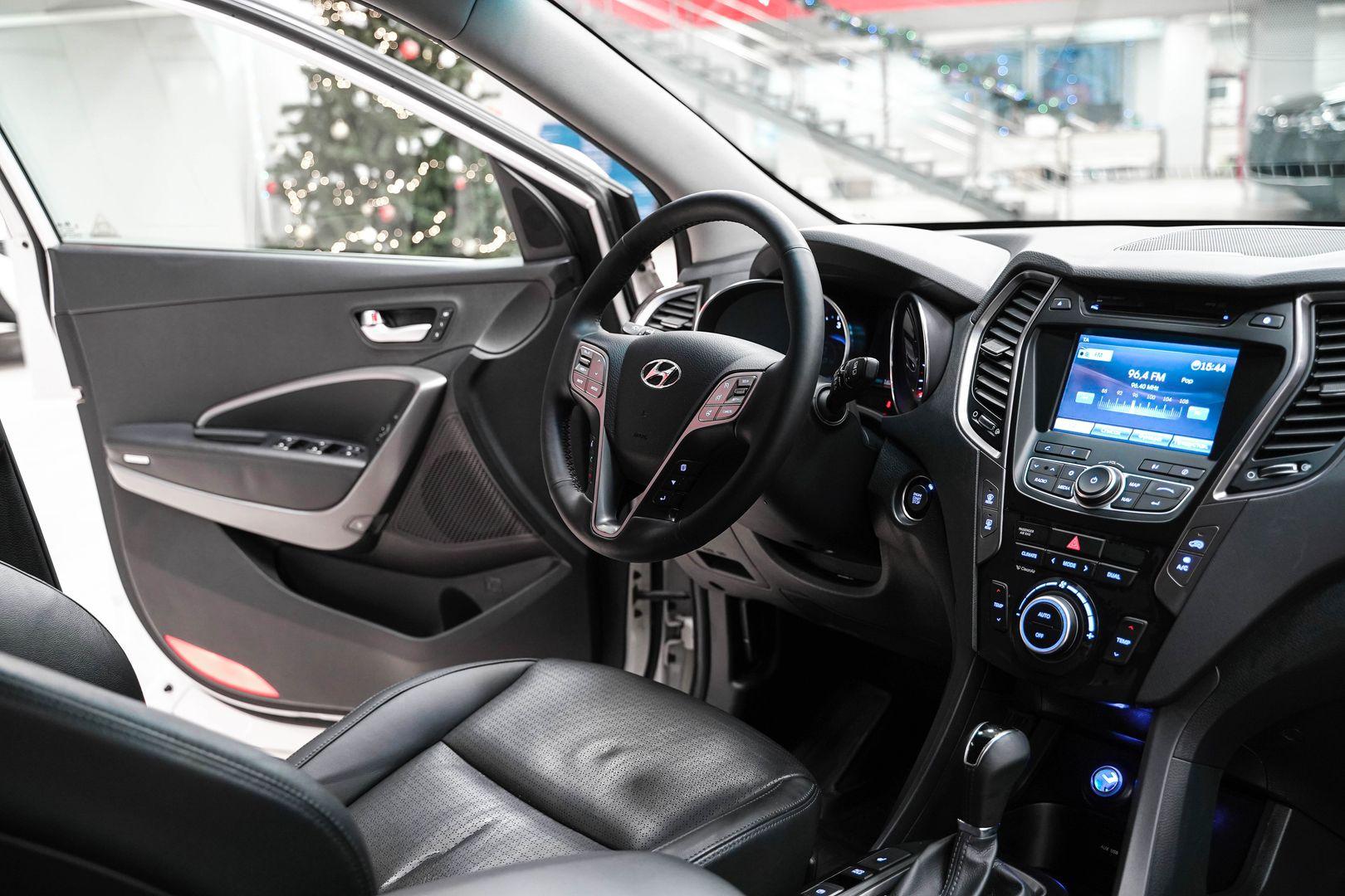 Hyundai Santa Fe 2014, белый, ДЦ Орехово