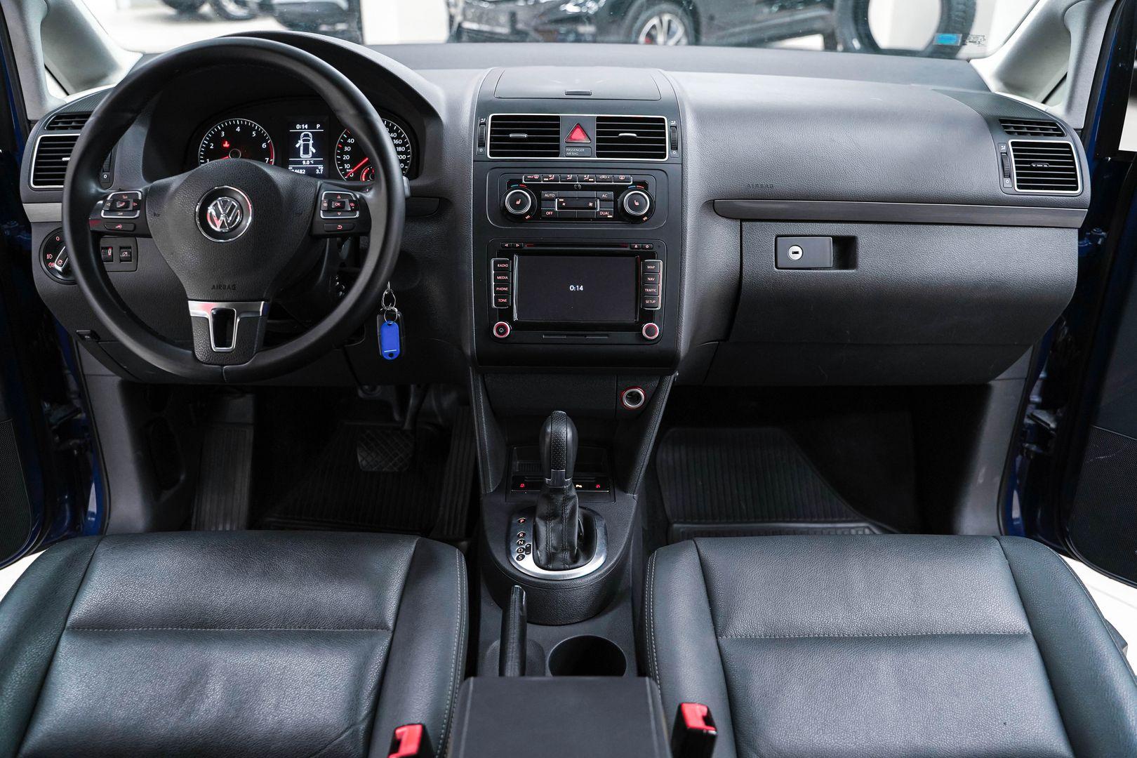 Volkswagen Touran 2011, синий, ДЦ Орехово