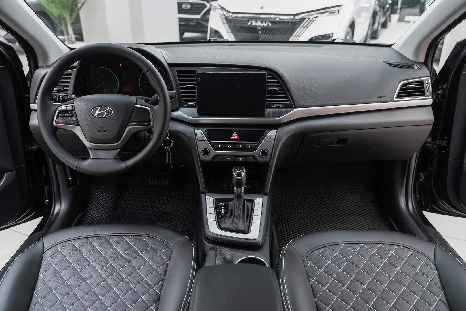 Hyundai Elantra 2018, черный, ДЦ Орехово