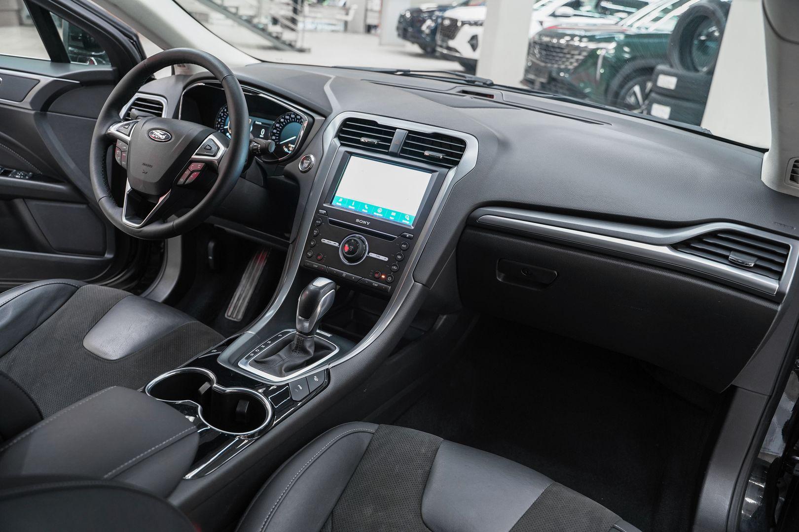 Ford Mondeo 2016, черный, ДЦ Орехово