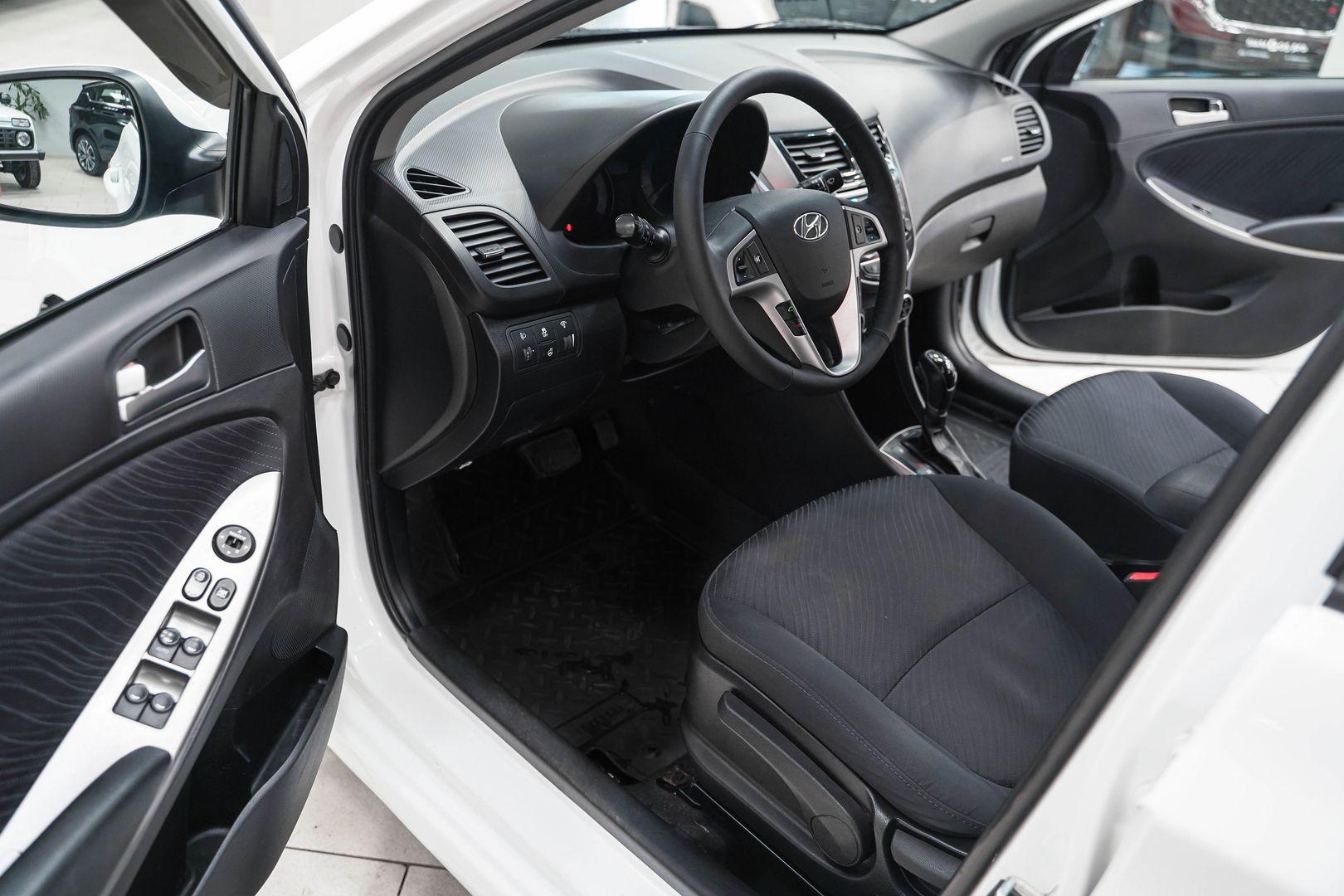 Hyundai Solaris 2014, белый, ДЦ Орехово