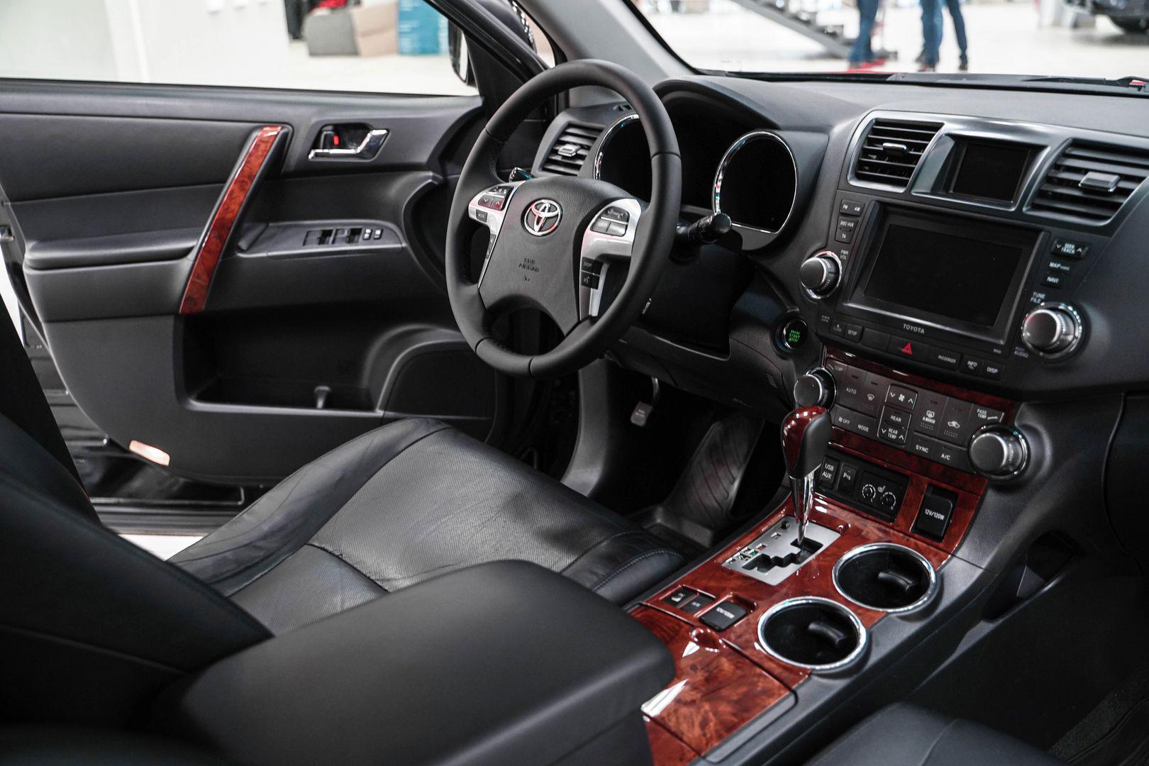 Toyota Highlander 2013, черный, ДЦ Орехово