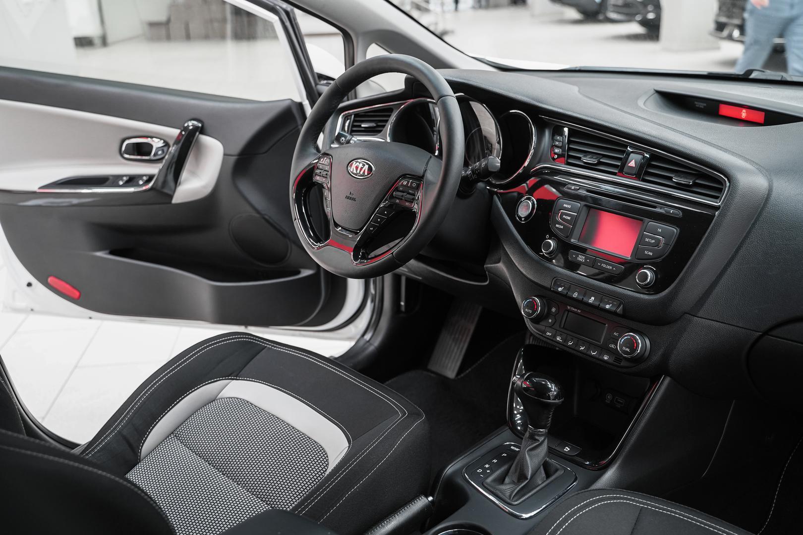 Kia Ceed 2016, белый, ДЦ Орехово