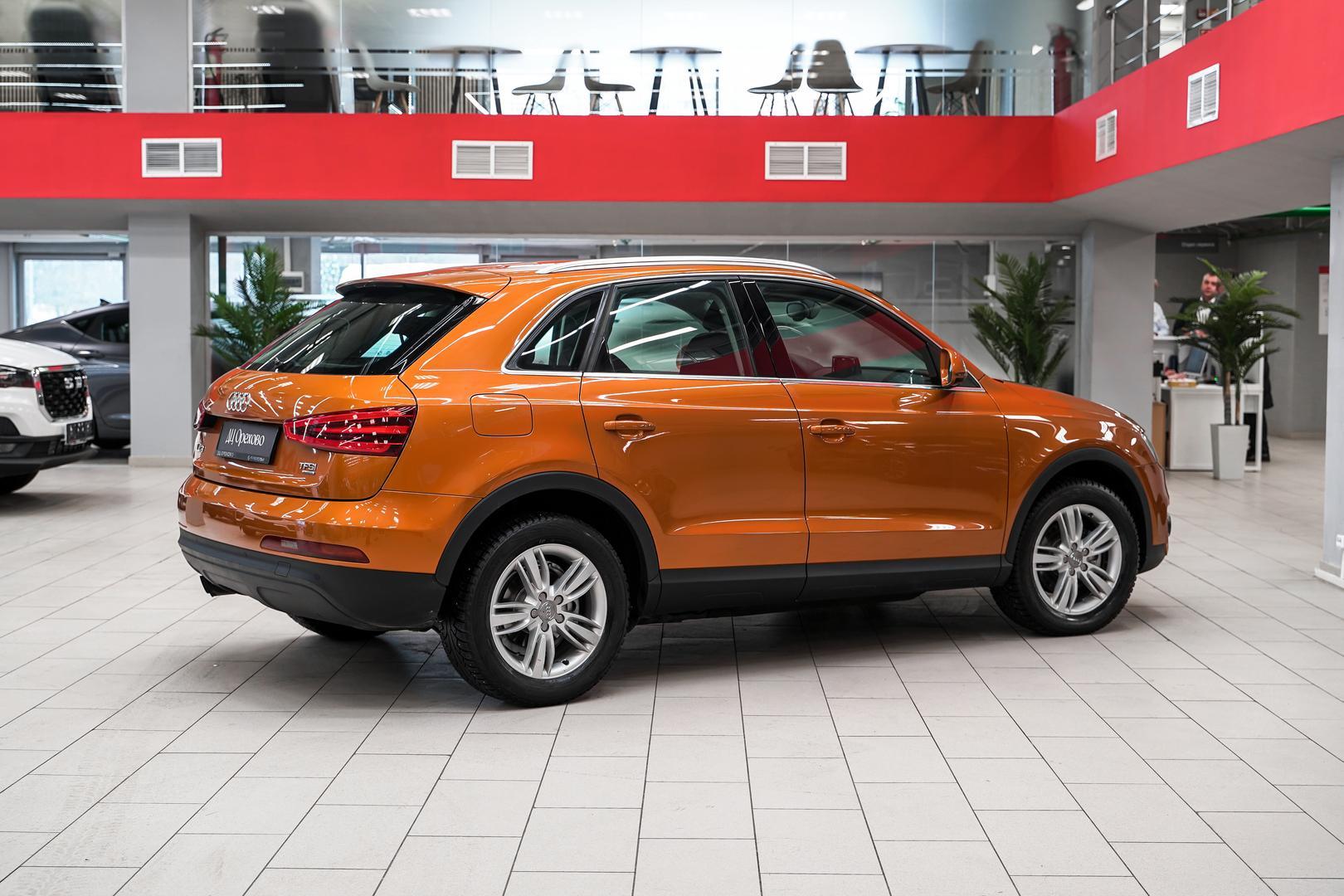 Audi Q3 2012, оранжевый, ДЦ Орехово