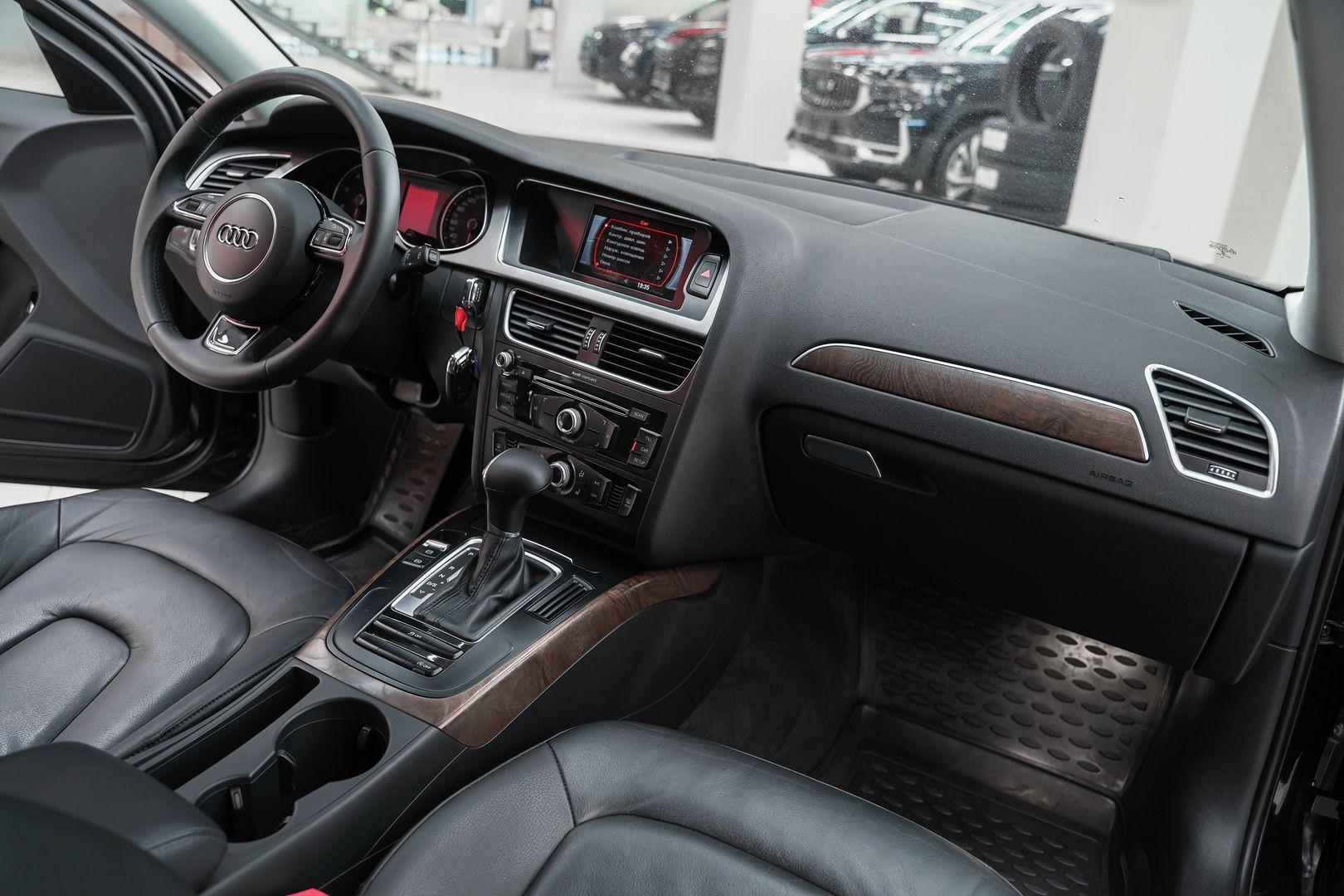 Audi A4 2014, черный, ДЦ Орехово