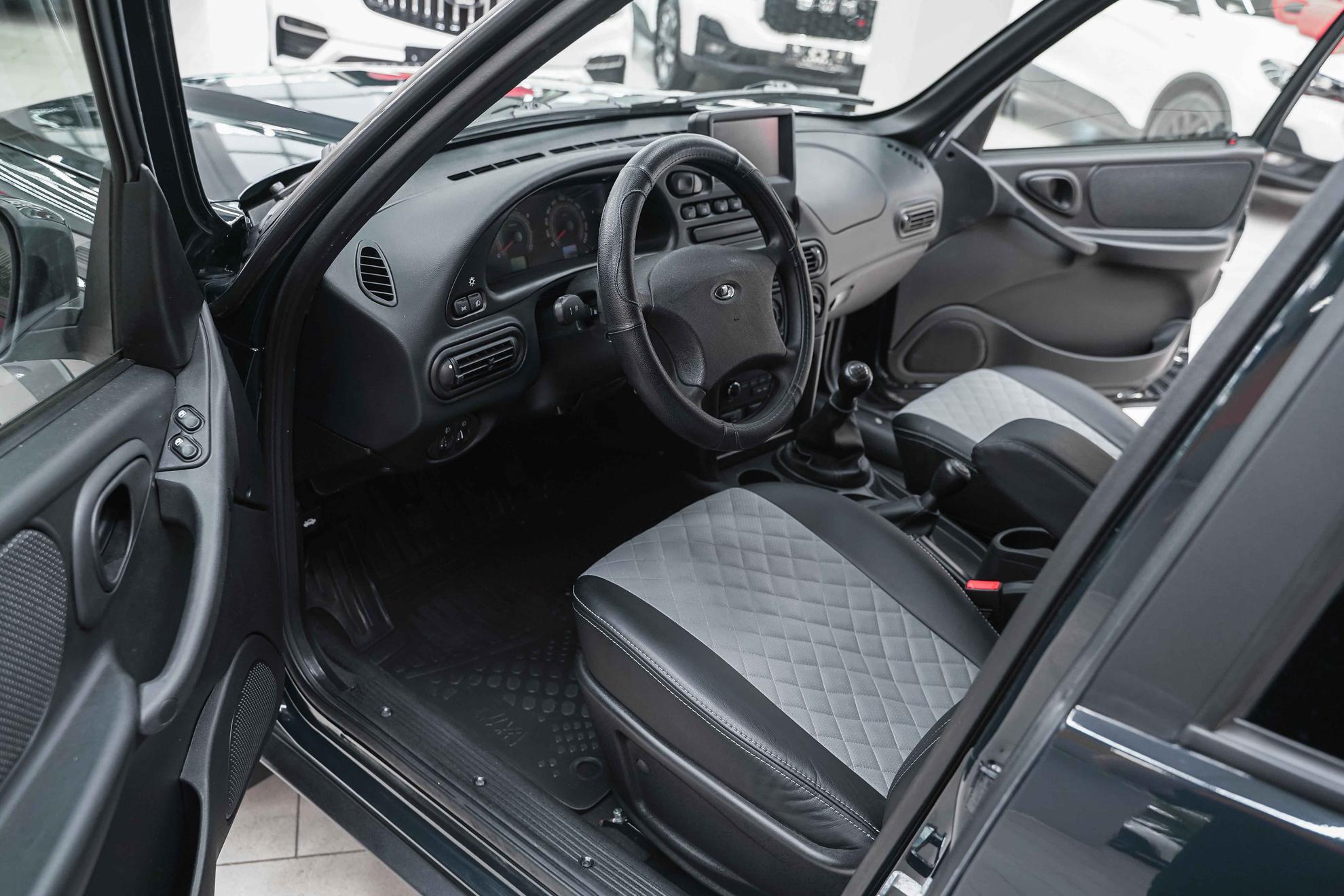 LADA (ВАЗ) Niva Travel 2023, зеленый, ДЦ Орехово