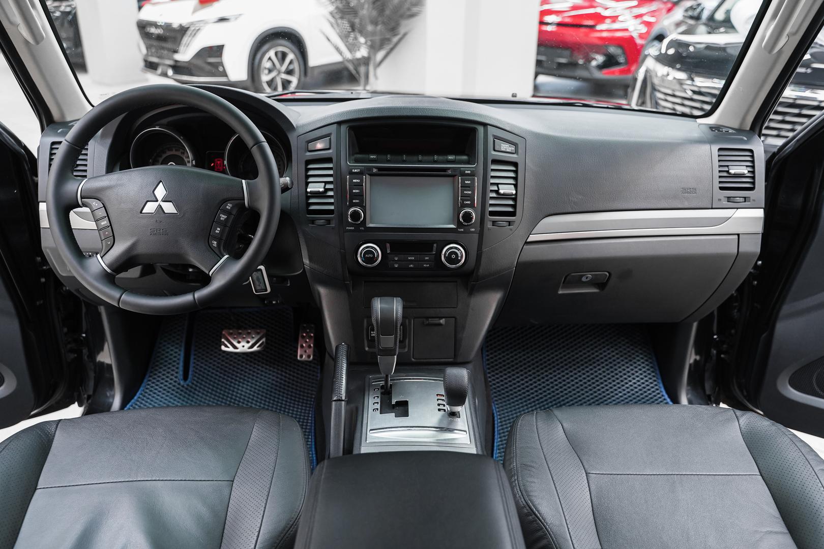Mitsubishi Pajero 2014, черный, ДЦ Орехово